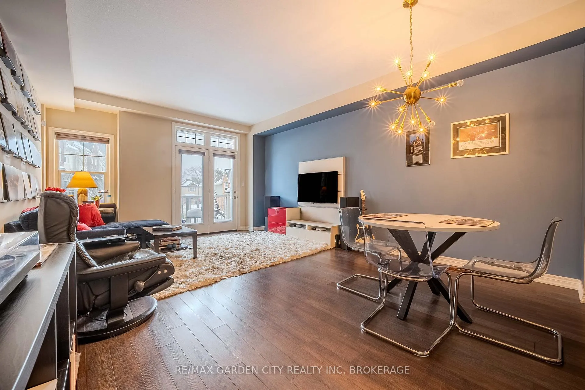 Photo 5 of 37 Durksen Drive, St. Catharines, Downtown — HOMEH