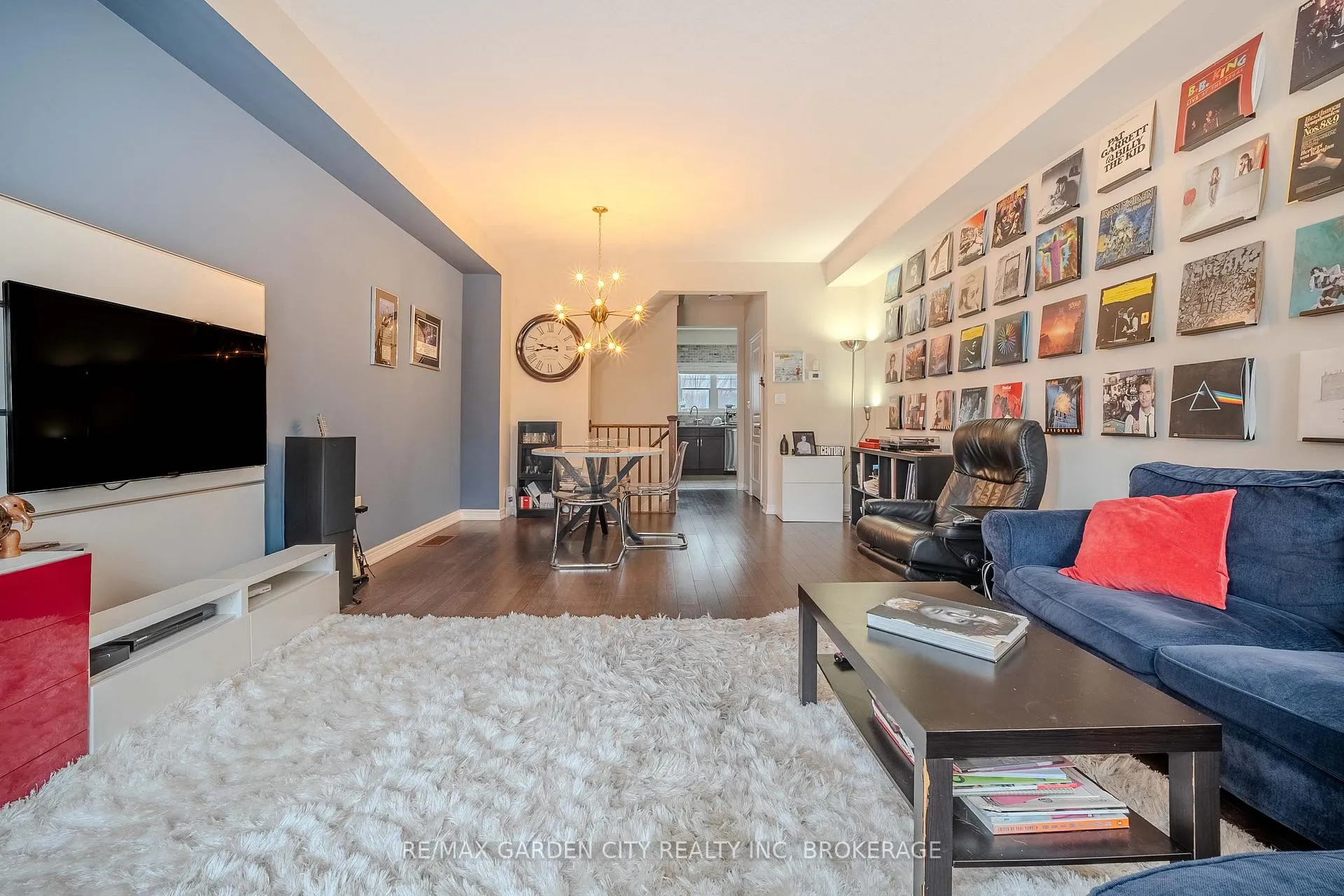 Photo 6 of 37 Durksen Drive, St. Catharines, Downtown — HOMEH