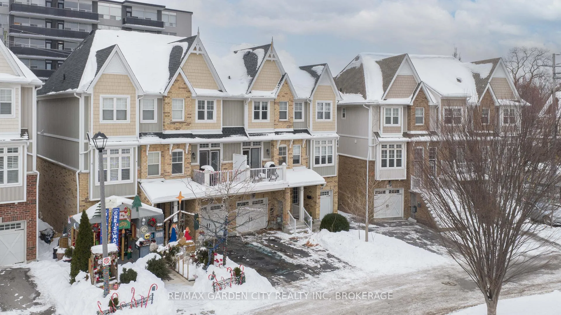 Photo 21 of 37 Durksen Drive, St. Catharines, Downtown — HOMEH