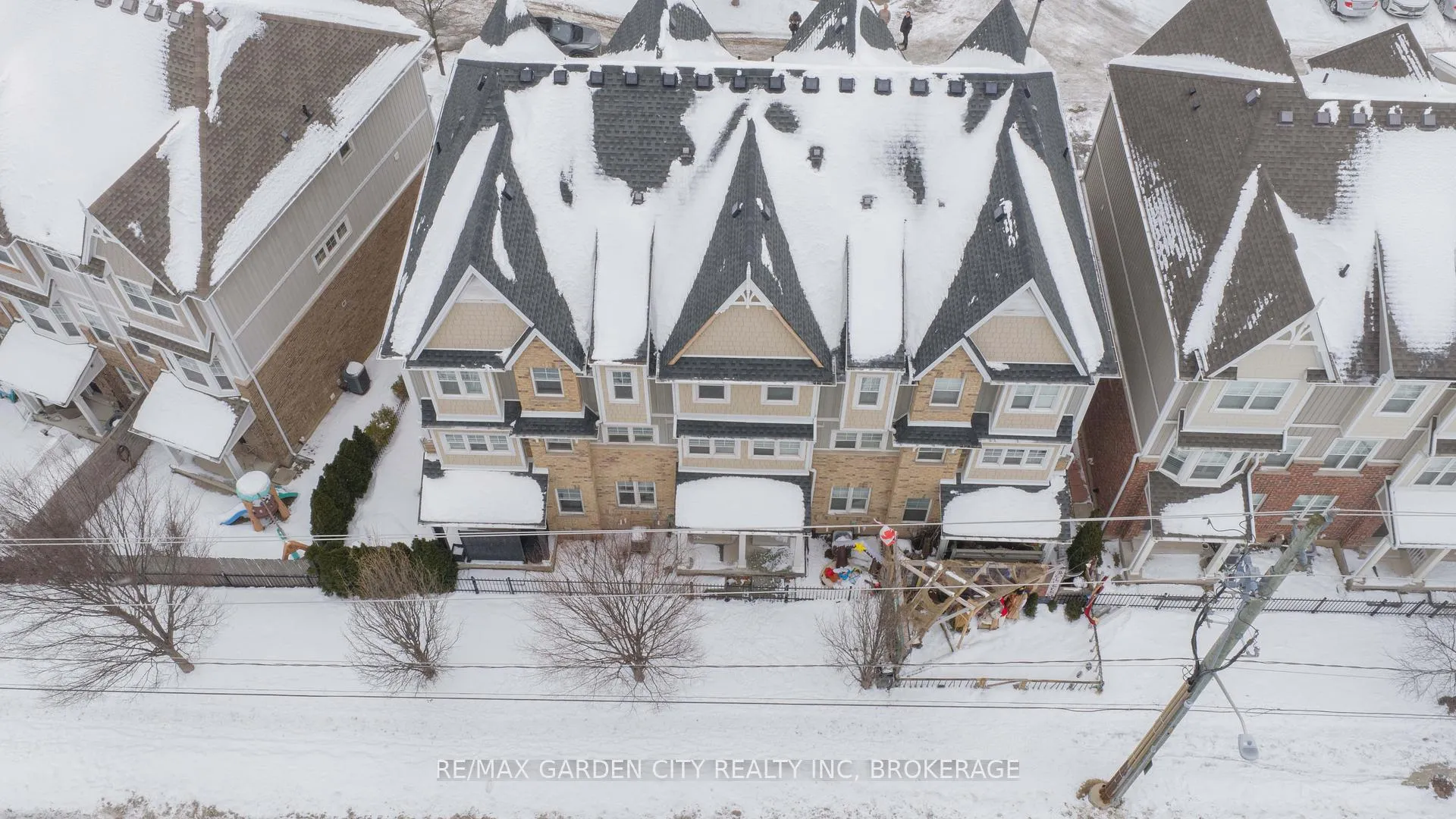 Photo 27 of 37 Durksen Drive, St. Catharines, Downtown — HOMEH