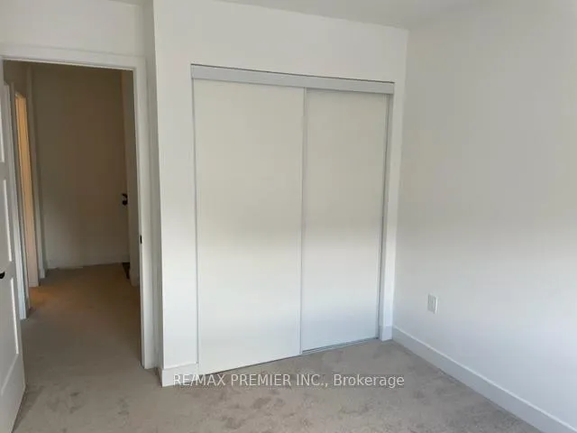 Photo 10 of 54 Hay Lane, Barrie, Innis-Shore — HOMEH