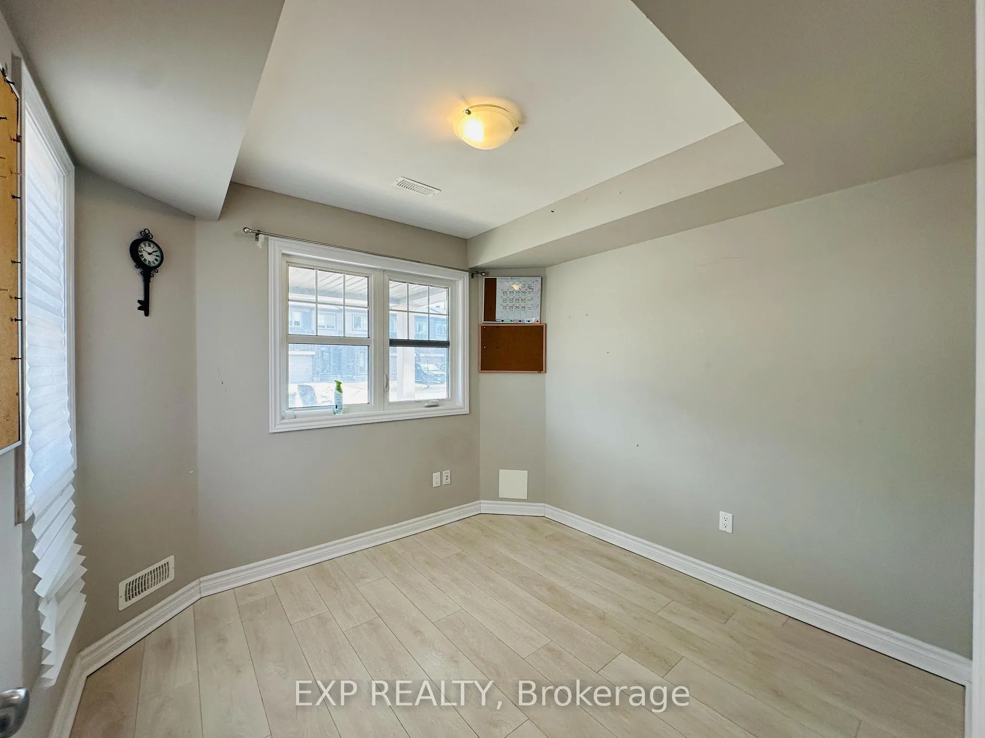 Photo 4 of 2489 Waterlilly Way, Ottawa, Barrhaven - Heritage Park — HOMEH