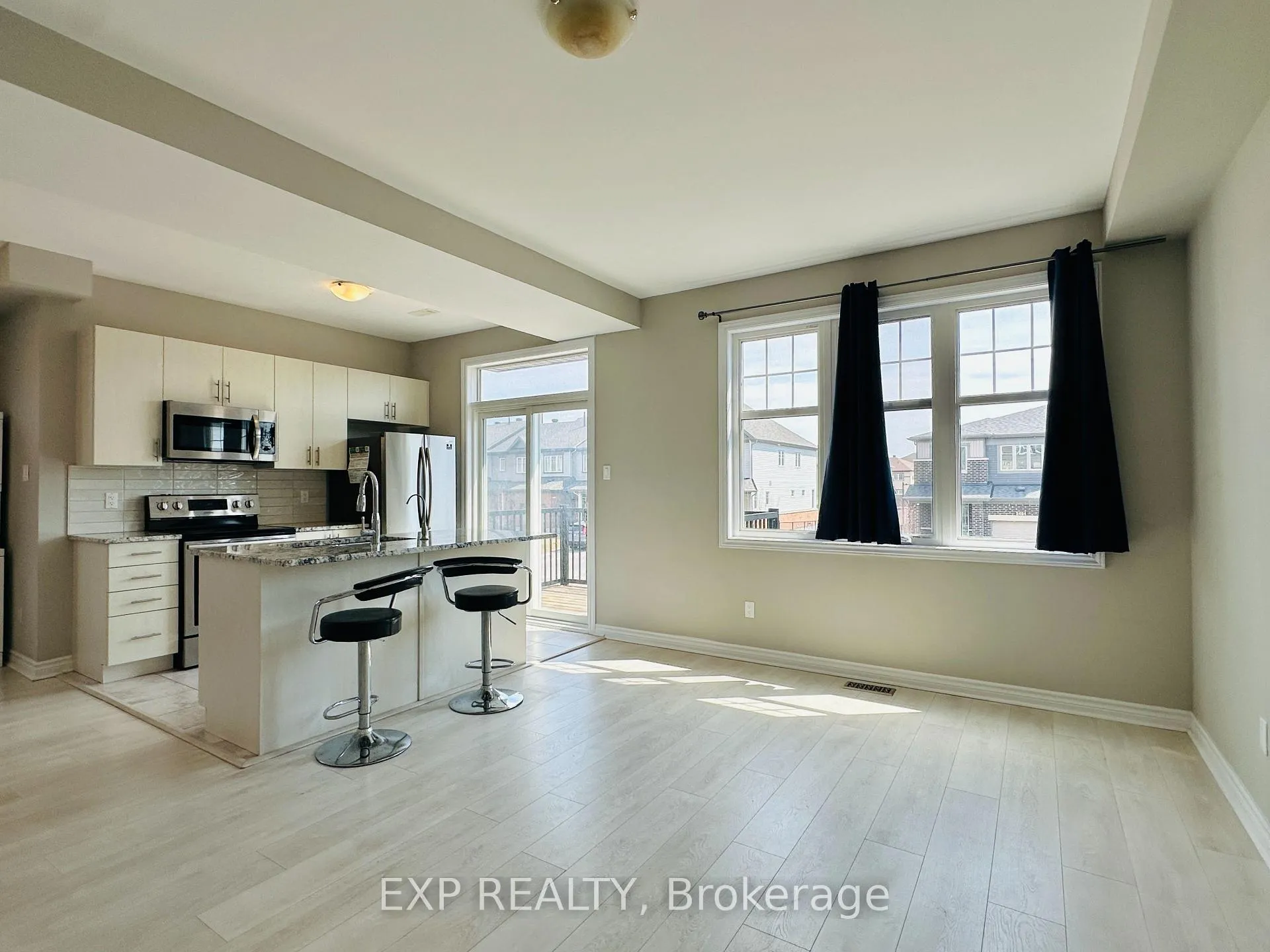 Photo 6 of 2489 Waterlilly Way, Ottawa, Barrhaven - Heritage Park — HOMEH