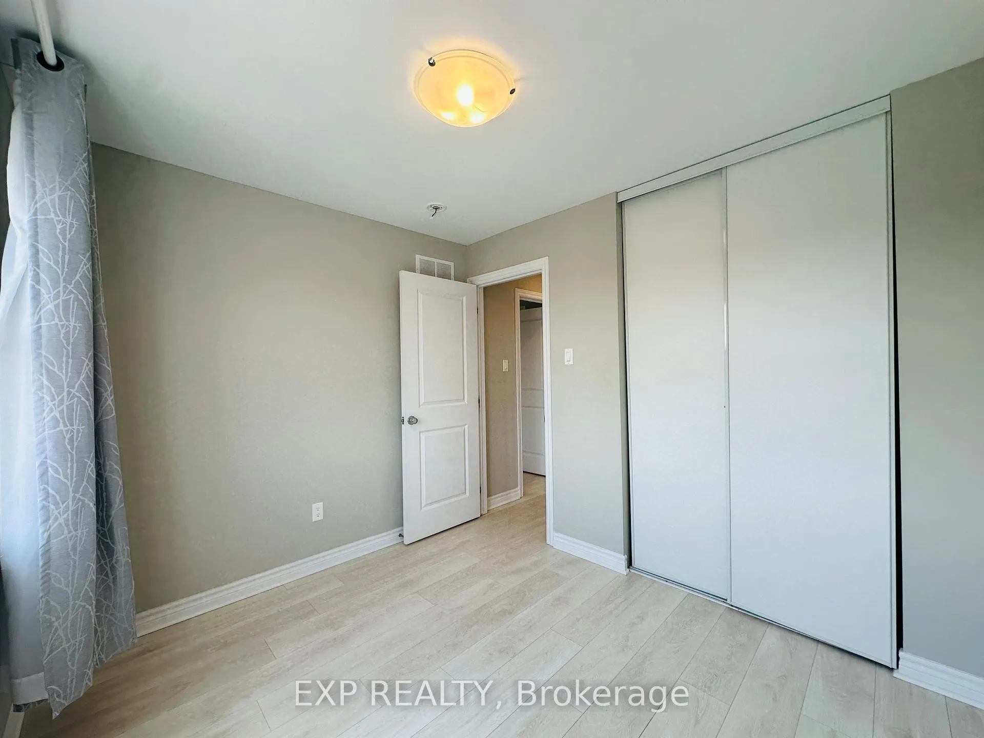 Photo 11 of 2489 Waterlilly Way, Ottawa, Barrhaven - Heritage Park — HOMEH