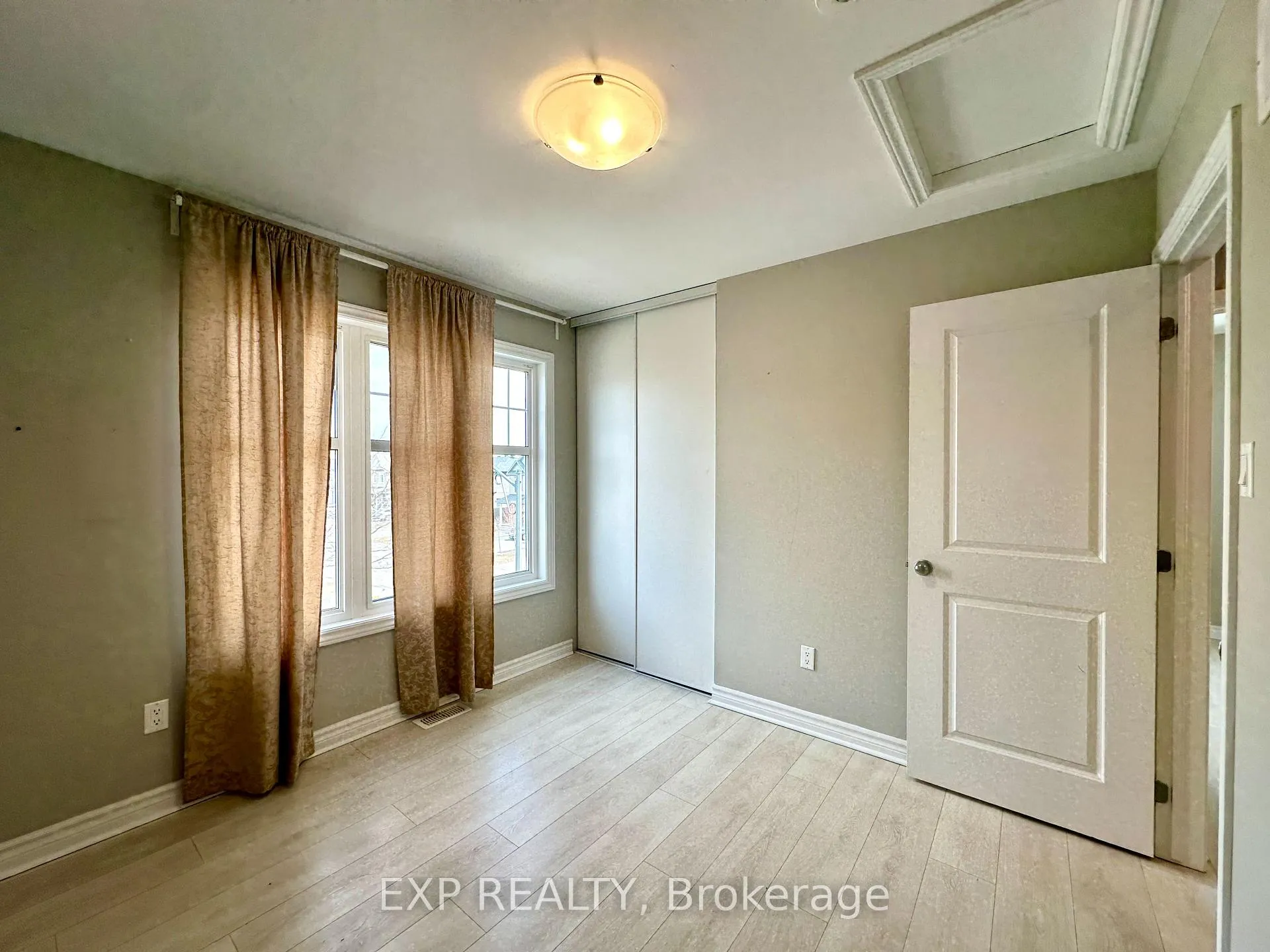 Photo 13 of 2489 Waterlilly Way, Ottawa, Barrhaven - Heritage Park — HOMEH