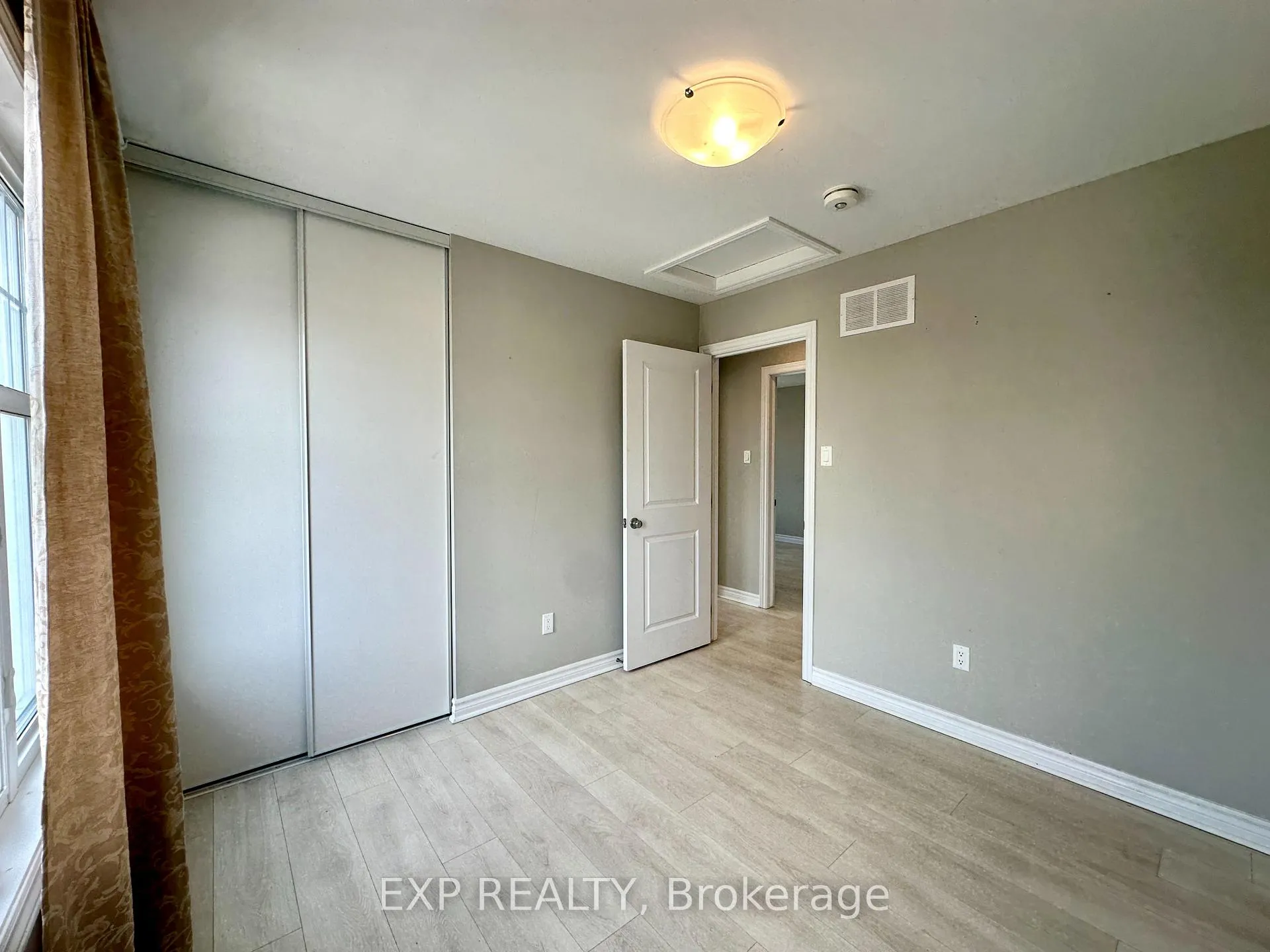 Photo 14 of 2489 Waterlilly Way, Ottawa, Barrhaven - Heritage Park — HOMEH