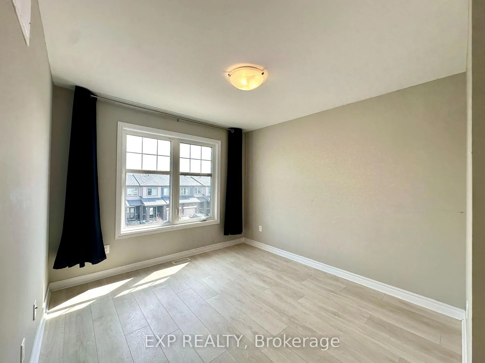 Photo 15 of 2489 Waterlilly Way, Ottawa, Barrhaven - Heritage Park — HOMEH