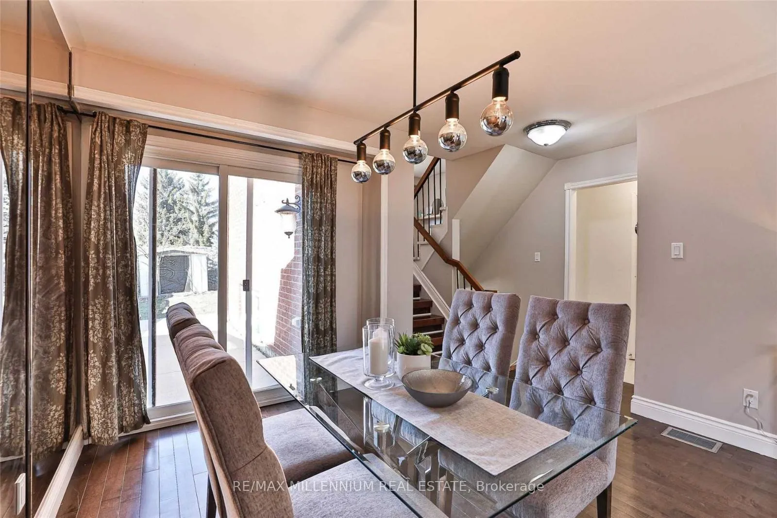 Photo 7 of 38 Winterfold Drive, Brampton, Madoc — HOMEH