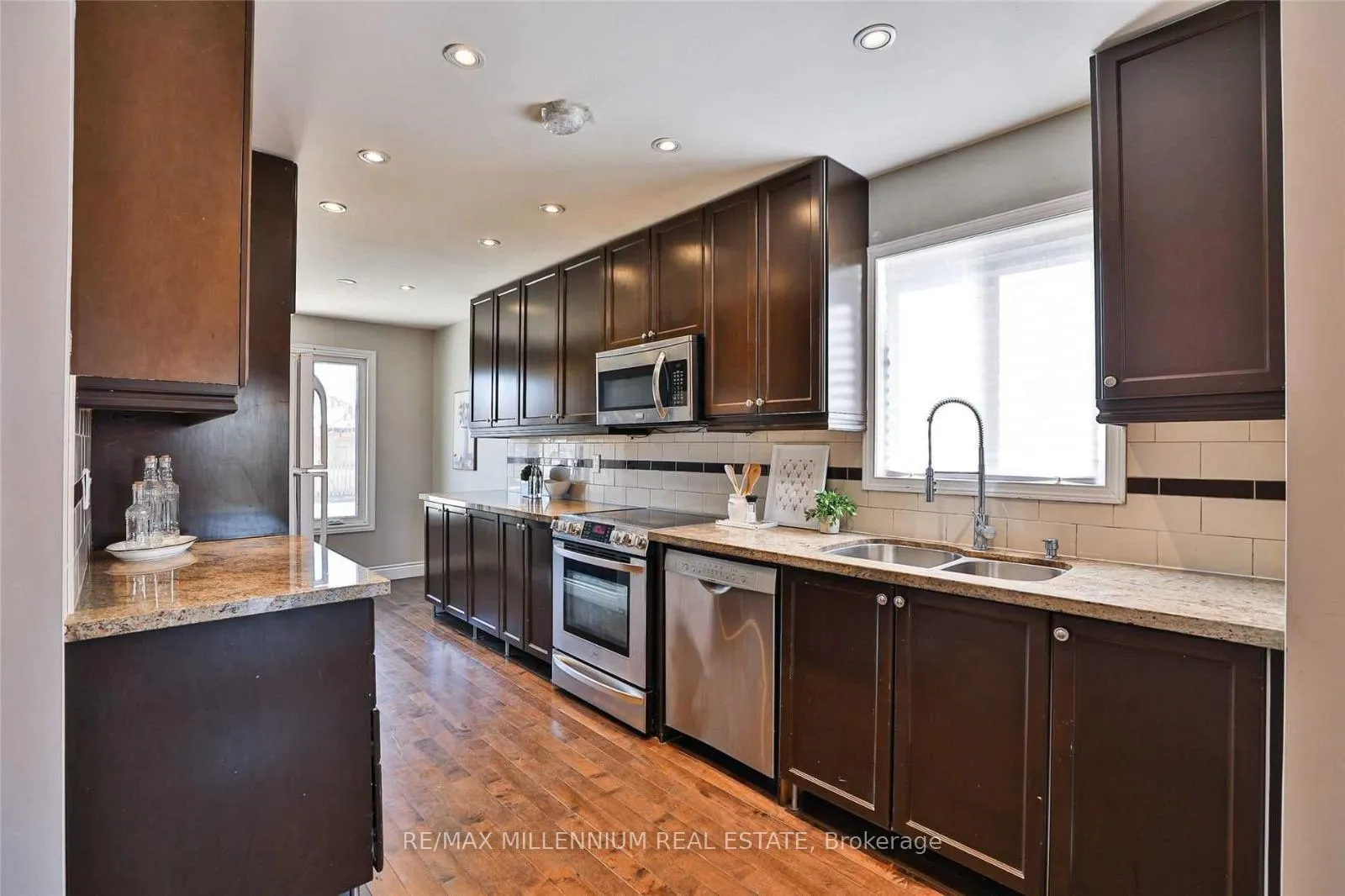 Photo 9 of 38 Winterfold Drive, Brampton, Madoc — HOMEH