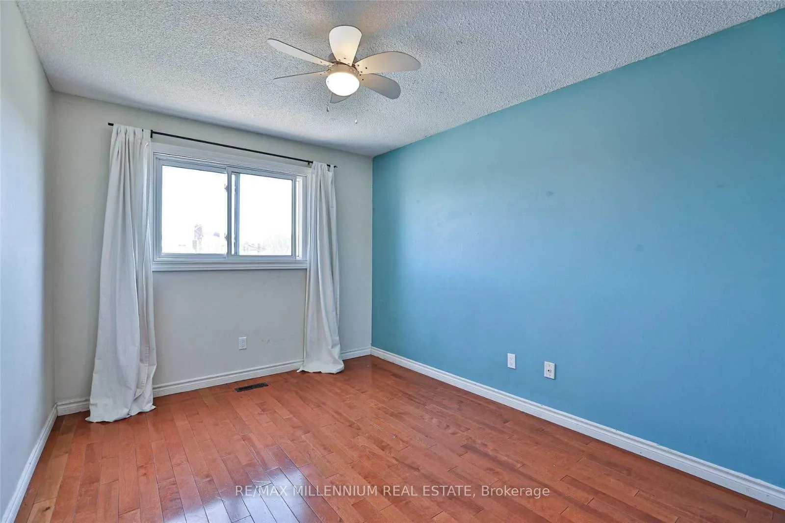 Photo 15 of 38 Winterfold Drive, Brampton, Madoc — HOMEH