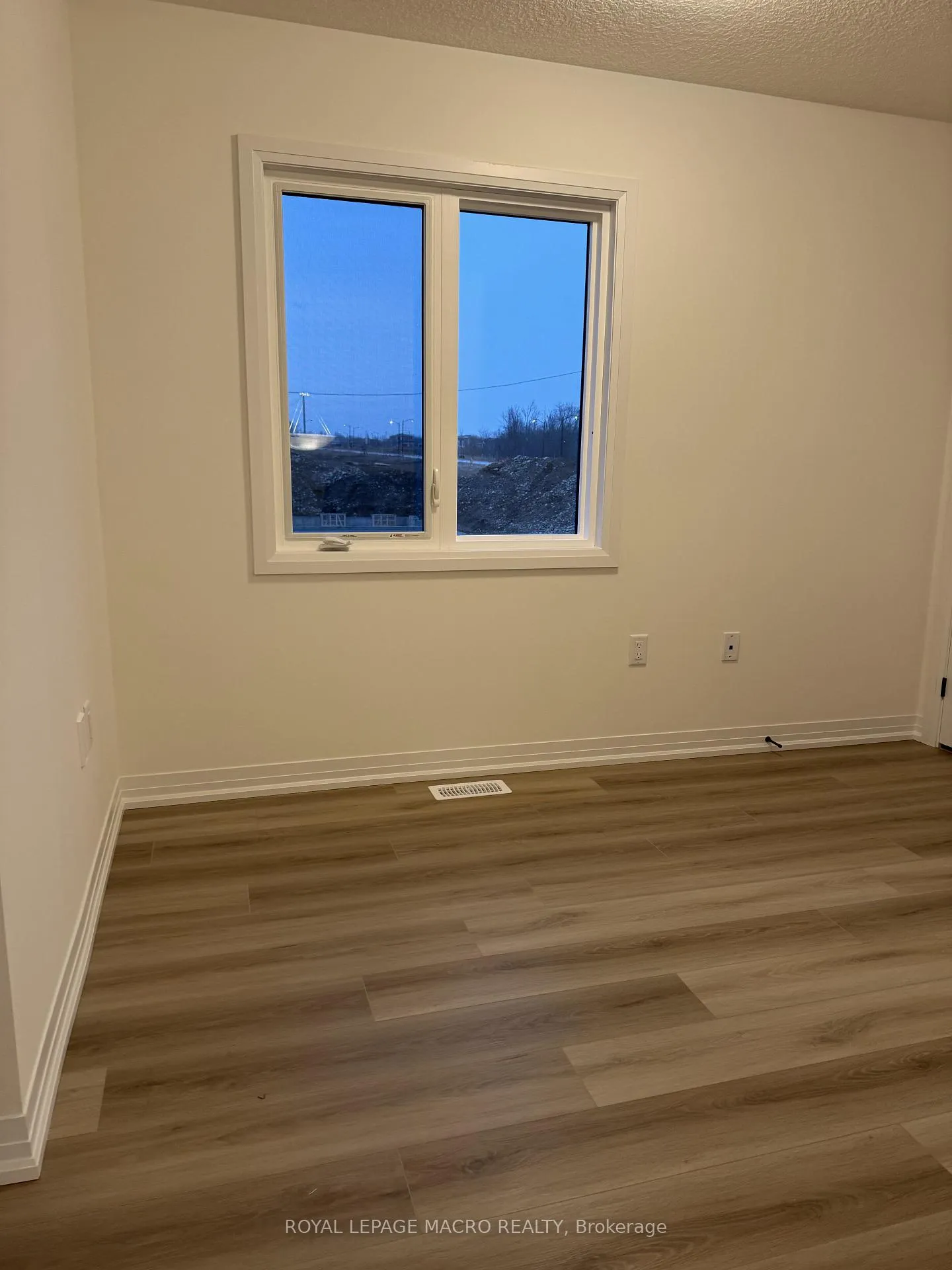 Photo 11 of 144 Gort Avenue, Brant, Paris — HOMEH