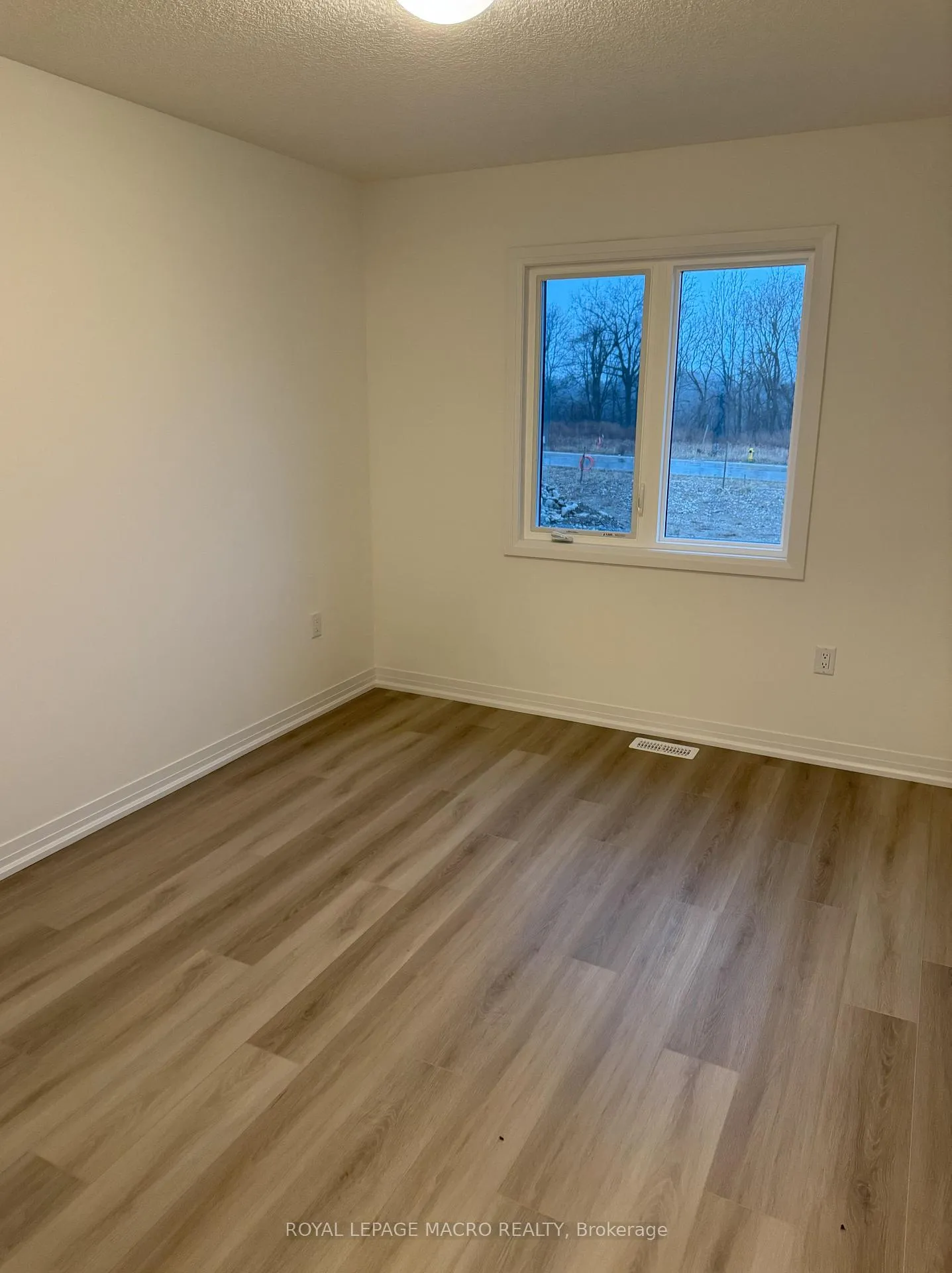 Photo 21 of 144 Gort Avenue, Brant, Paris — HOMEH
