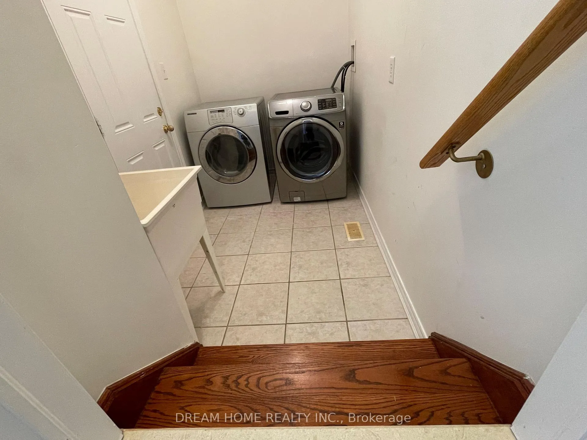 Photo 7 of 8 Mimosa Street, Markham, Wismer — HOMEH