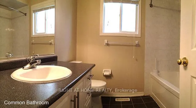 Photo 10 of 73 Lewis Honey Drive, Aurora, Bayview Northeast — HOMEH