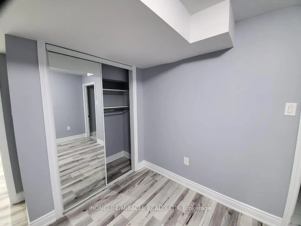 Photo 7 of 90 Yardley Crescent, Brampton, Credit Valley — HOMEH