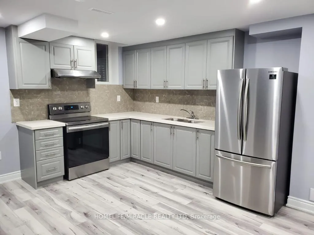 Photo 8 of 90 Yardley Crescent, Brampton, Credit Valley — HOMEH