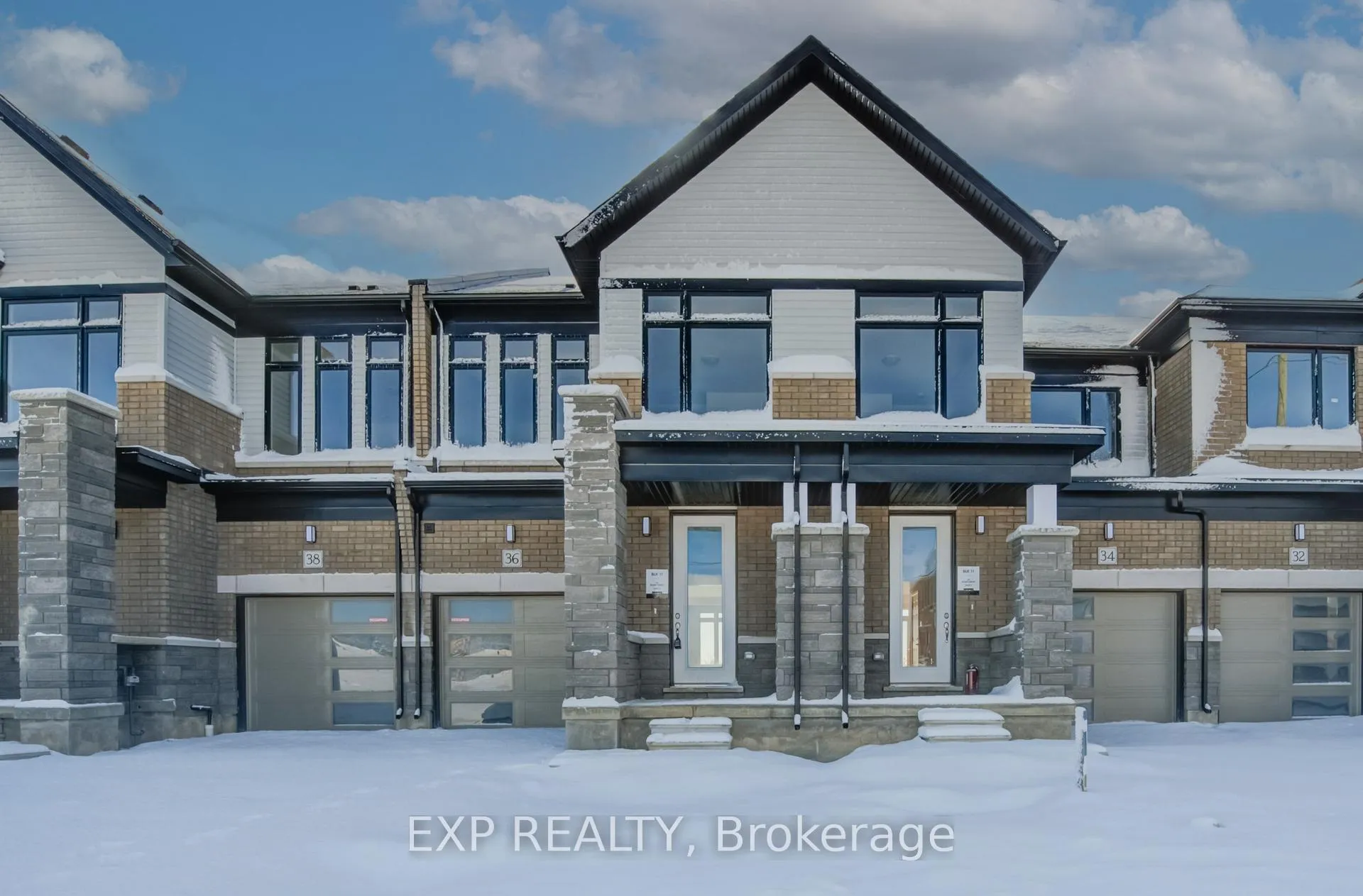 Photo 2 of 36 Blain Drive, Hamilton, Binbrook — HOMEH