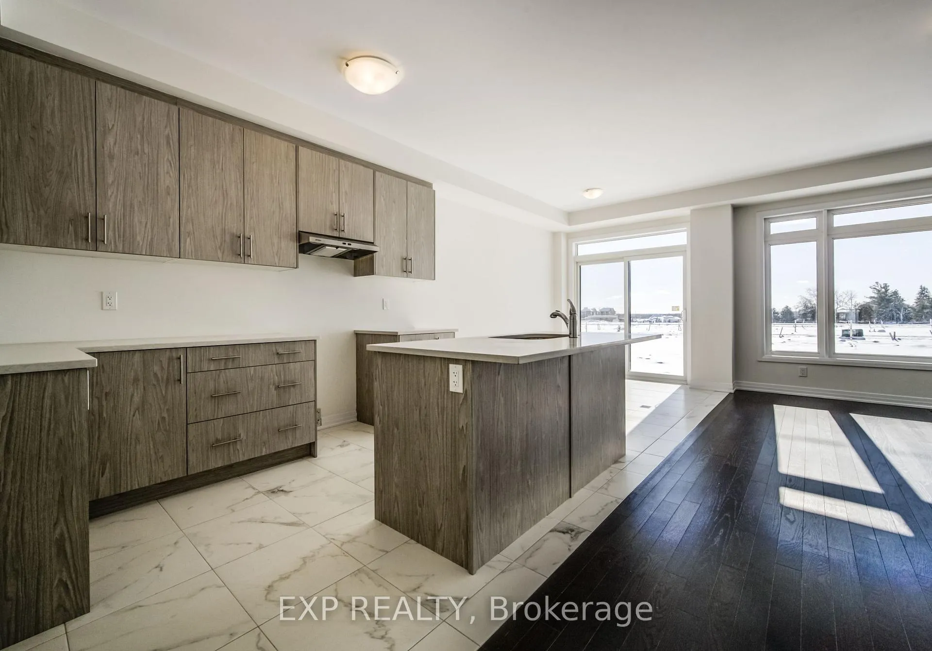 Photo 11 of 36 Blain Drive, Hamilton, Binbrook — HOMEH