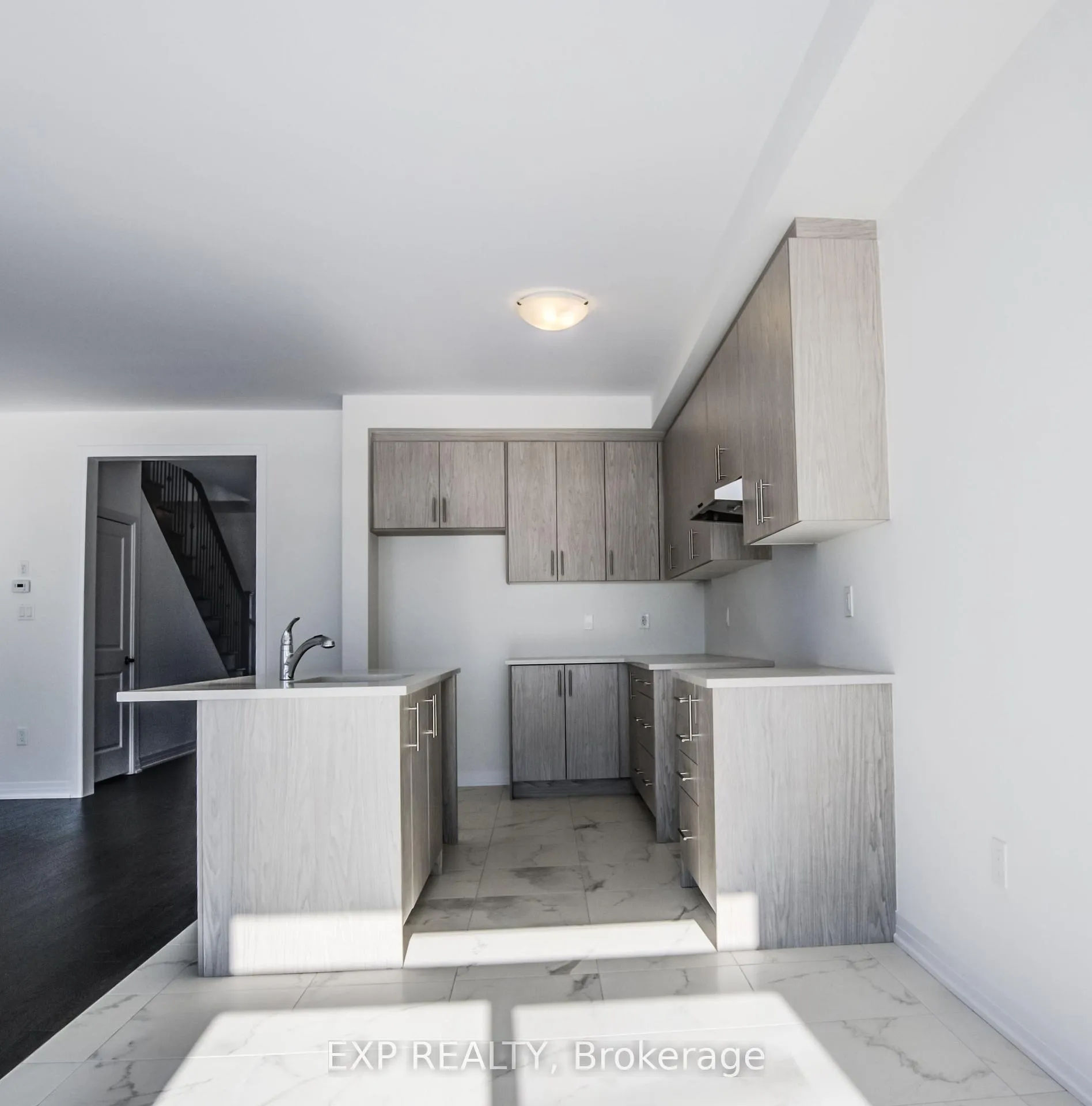 Photo 13 of 36 Blain Drive, Hamilton, Binbrook — HOMEH