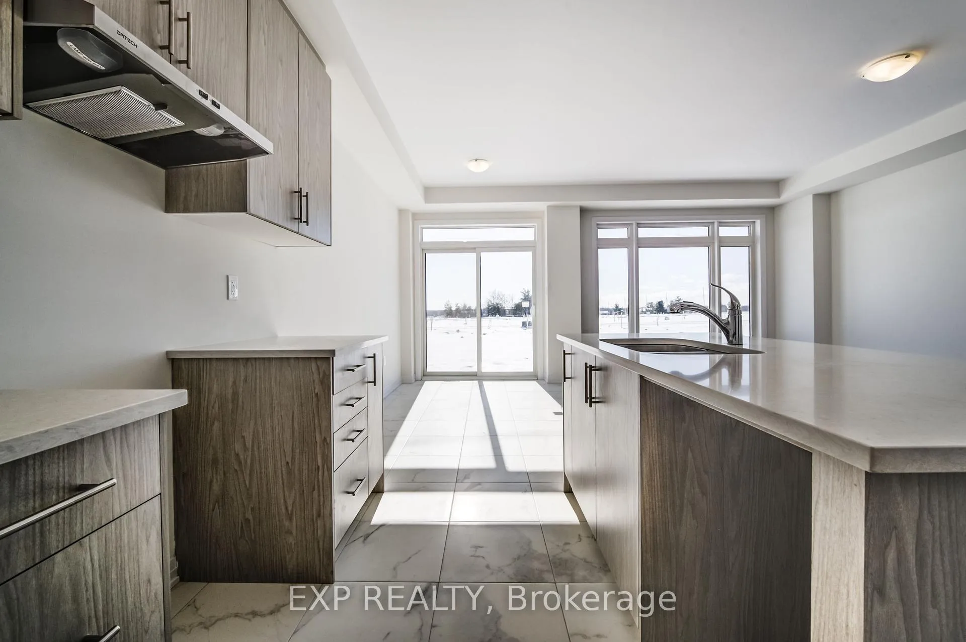 Photo 15 of 36 Blain Drive, Hamilton, Binbrook — HOMEH