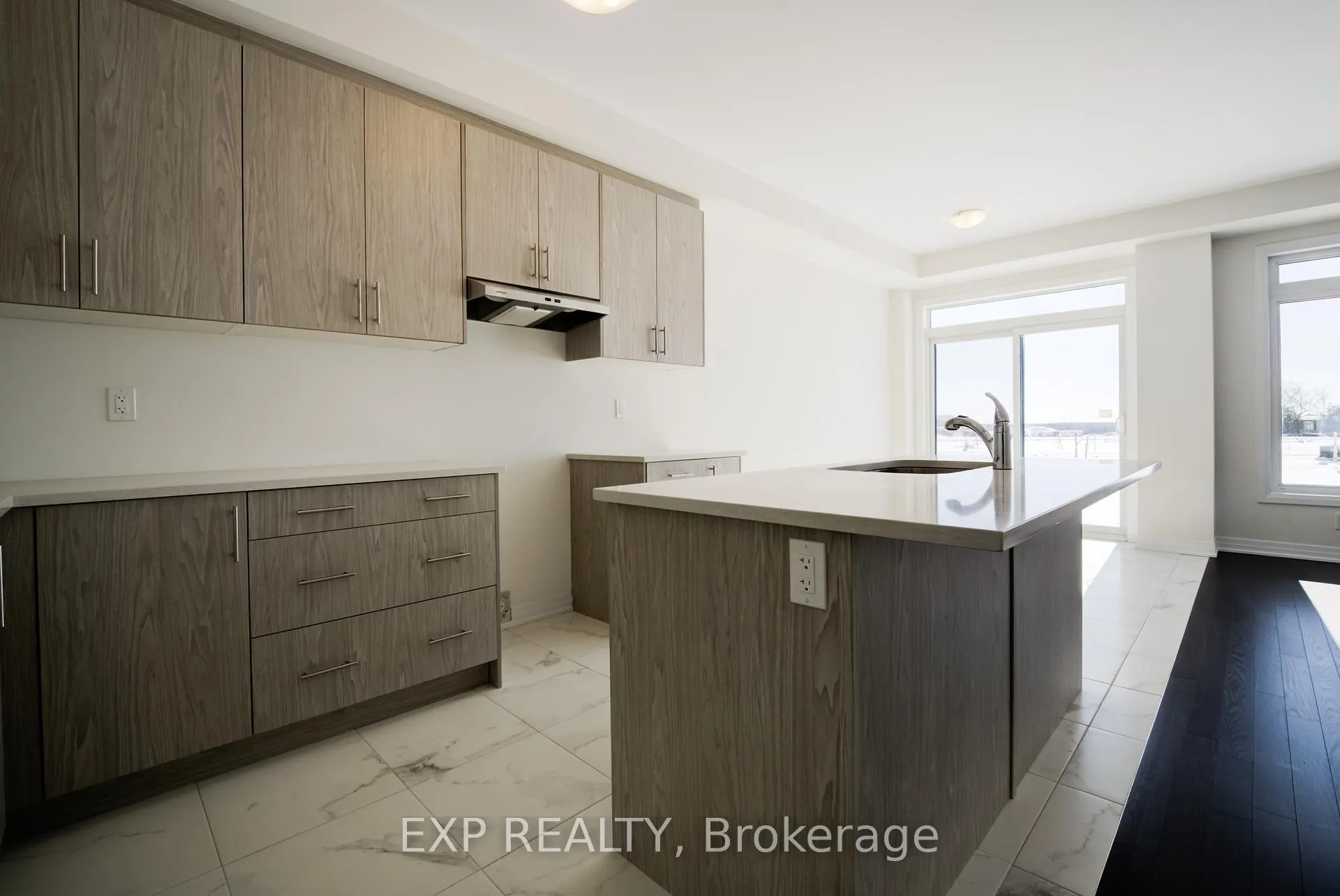 Photo 16 of 36 Blain Drive, Hamilton, Binbrook — HOMEH