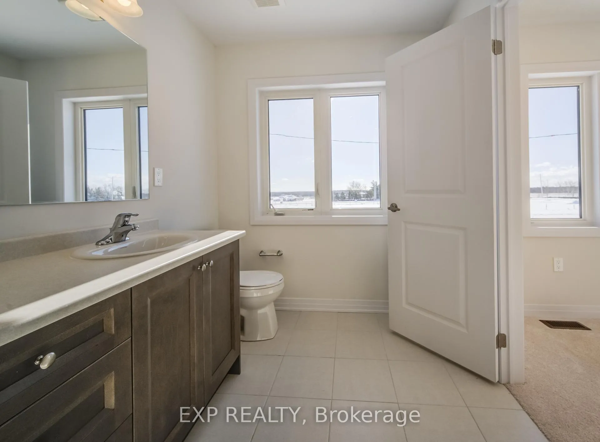 Photo 24 of 36 Blain Drive, Hamilton, Binbrook — HOMEH