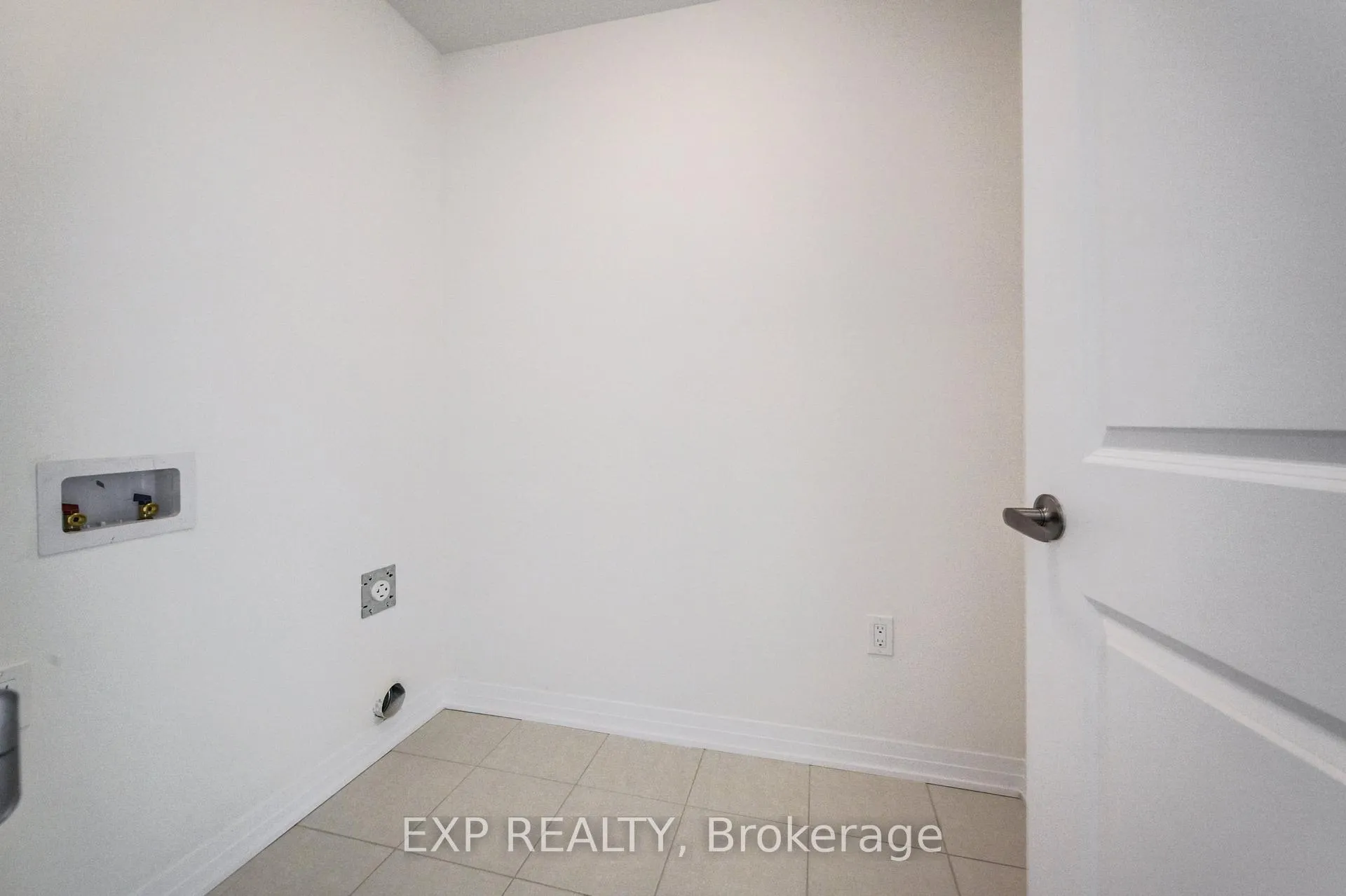 Photo 26 of 36 Blain Drive, Hamilton, Binbrook — HOMEH
