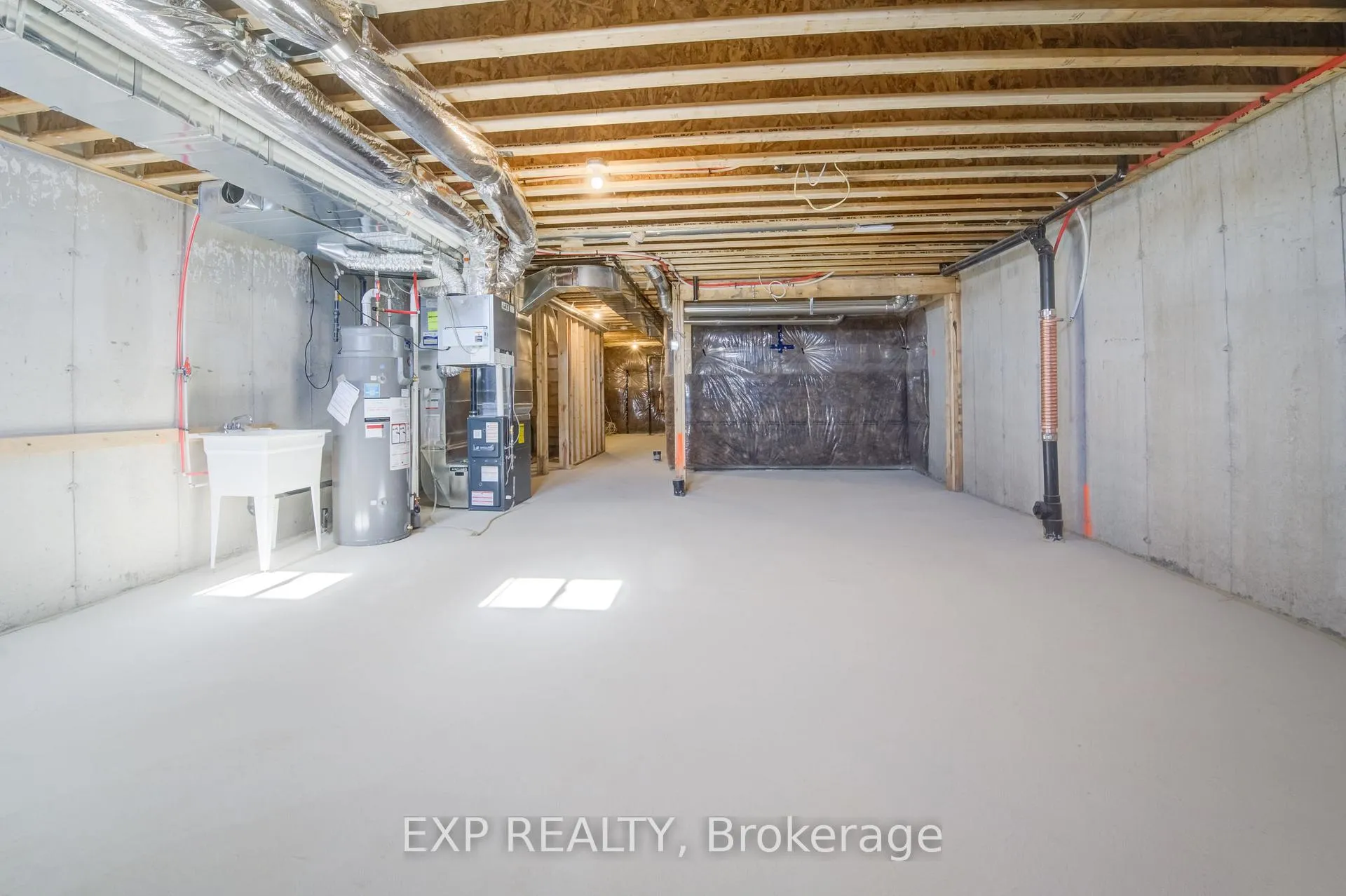 Photo 33 of 36 Blain Drive, Hamilton, Binbrook — HOMEH