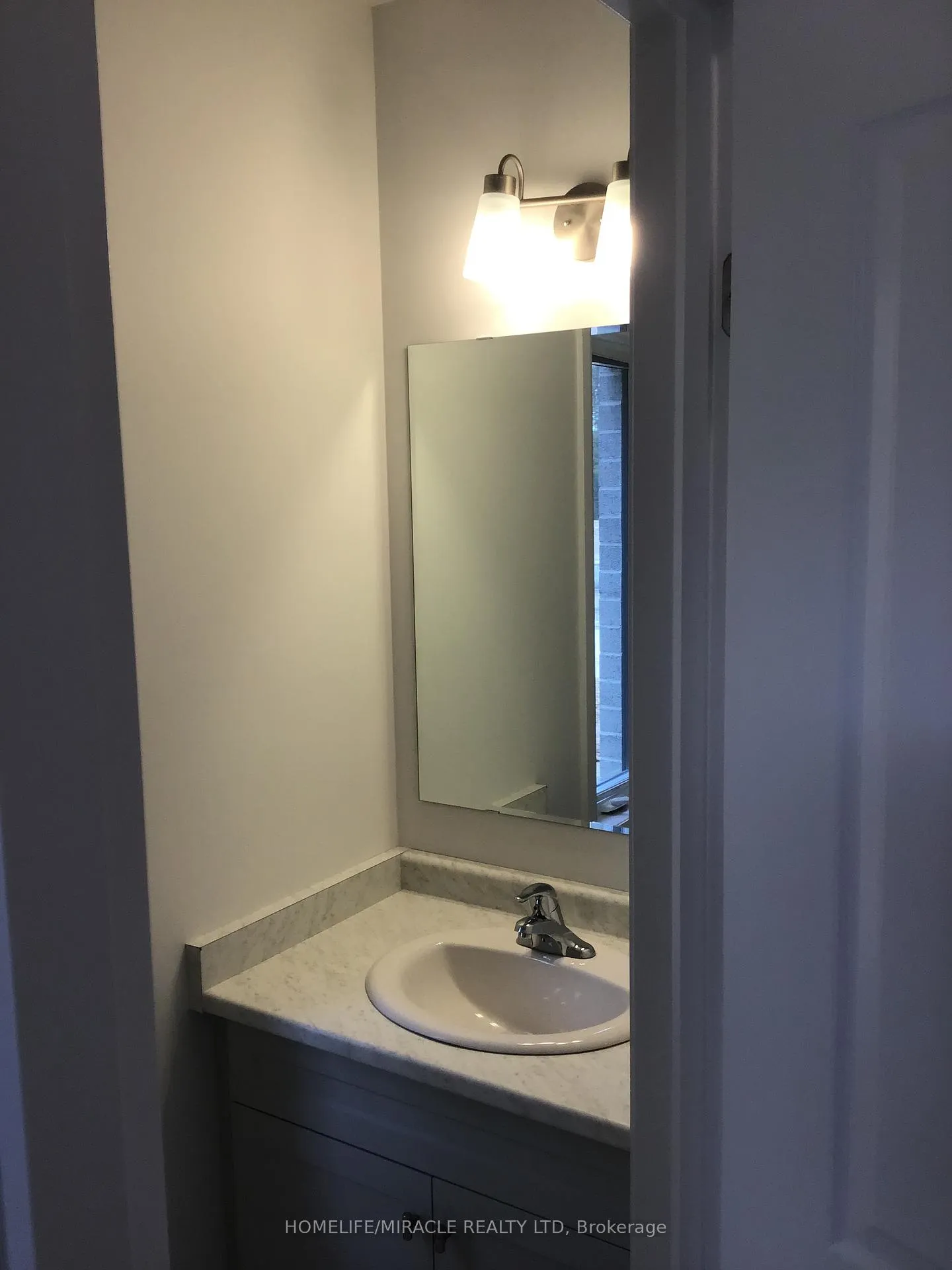 Photo 3 of 248 Green Gate Boulevard, Cambridge — HOMEH