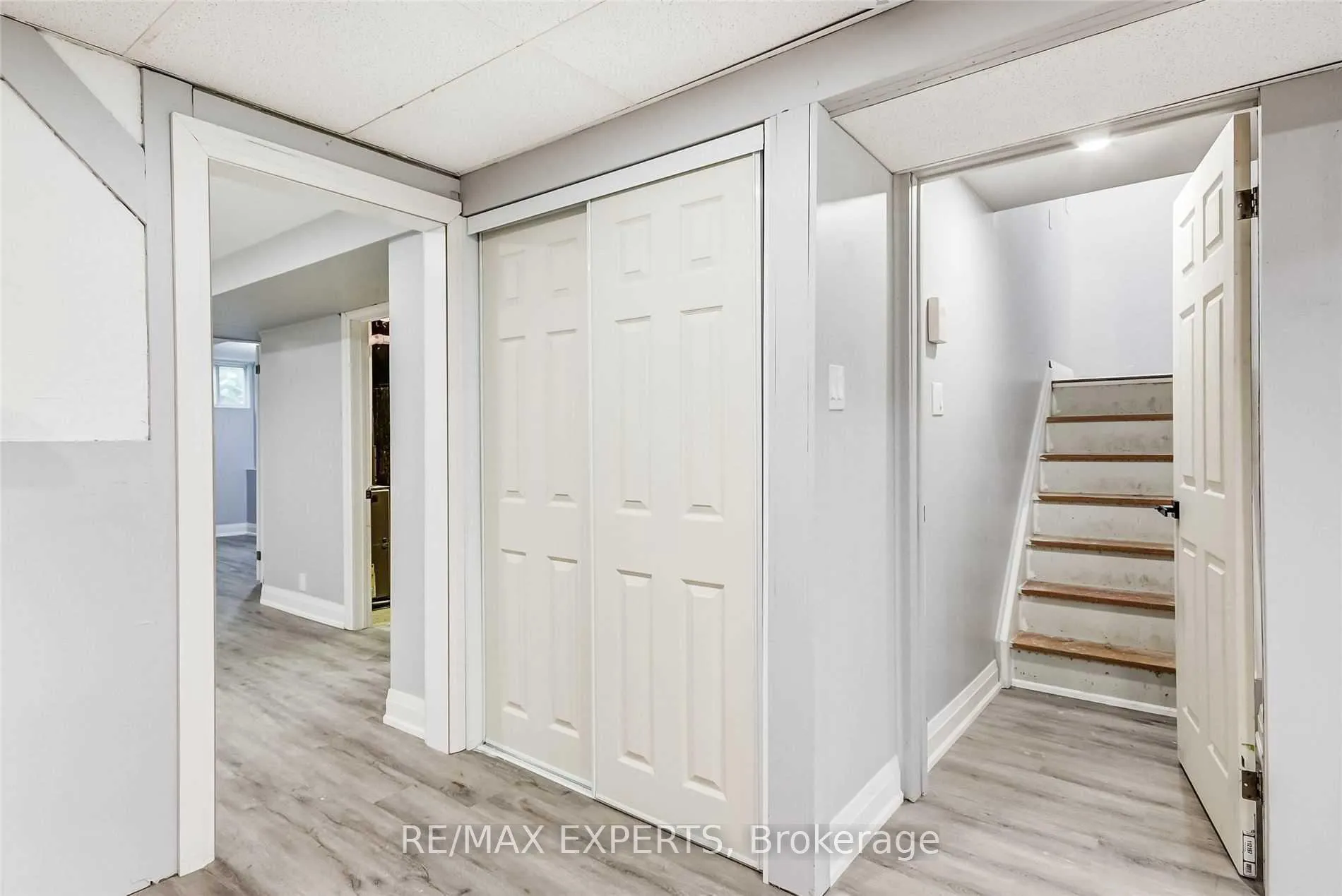 Photo 2 of Unit Lower, 39 The Boulevard, New Tecumseth, Tottenham — HOMEH