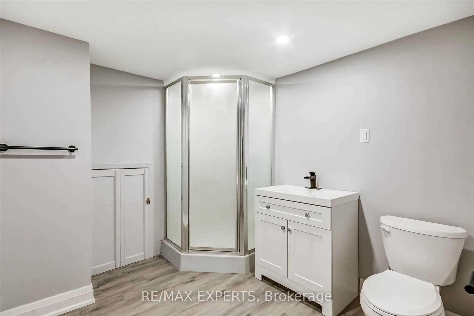 Photo 8 of Unit Lower, 39 The Boulevard, New Tecumseth, Tottenham — HOMEH