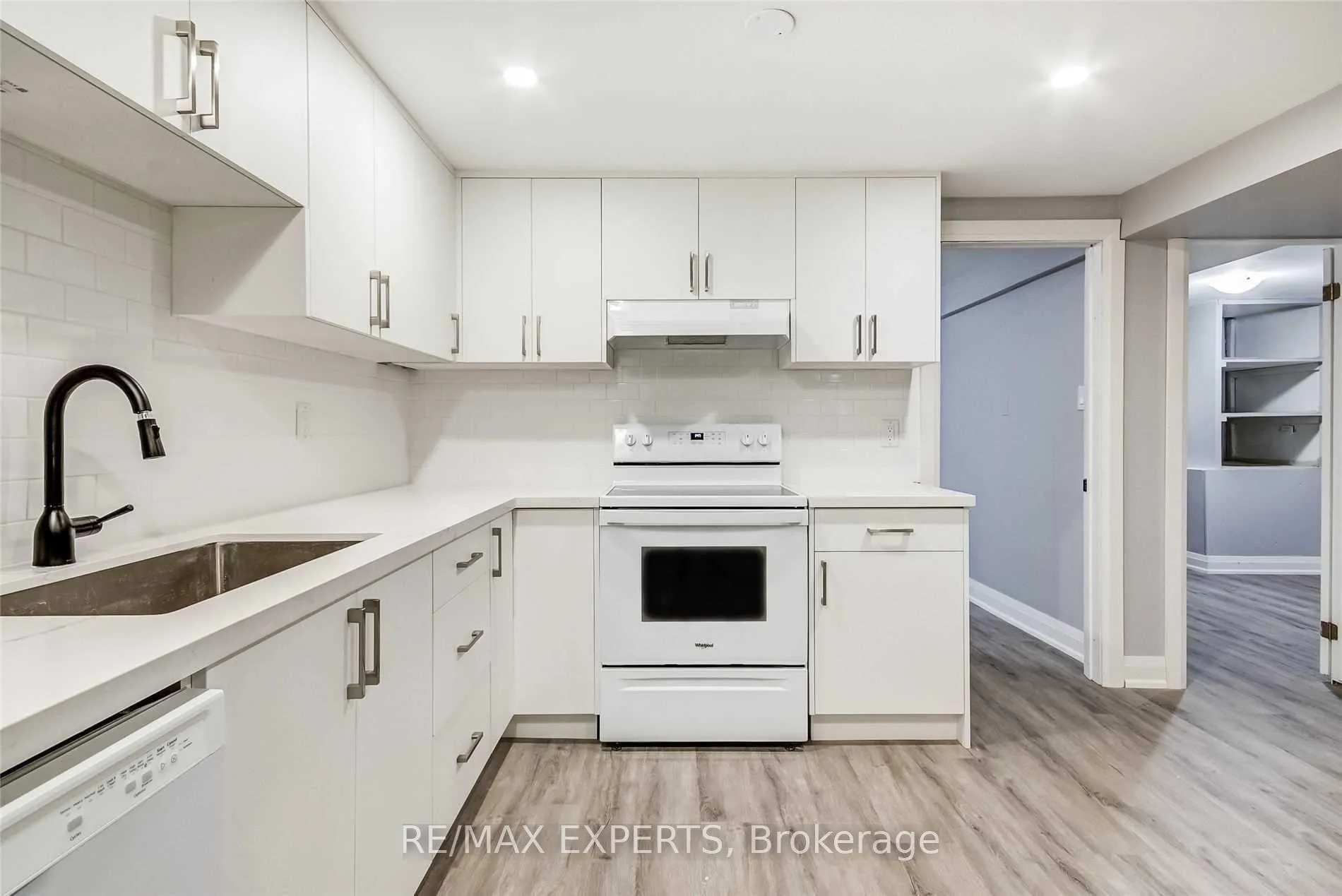 Photo 9 of Unit Lower, 39 The Boulevard, New Tecumseth, Tottenham — HOMEH