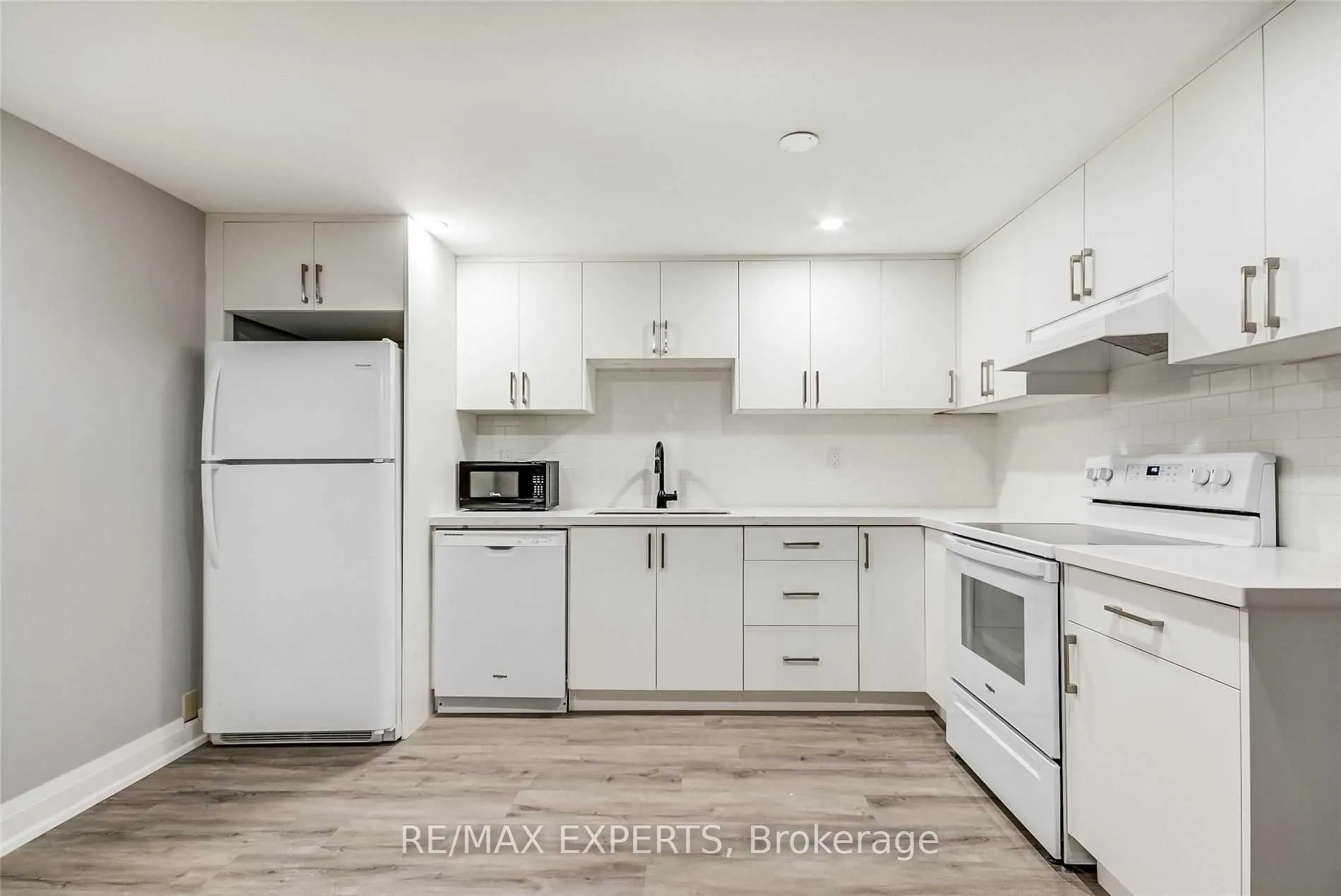 Photo 12 of Unit Lower, 39 The Boulevard, New Tecumseth, Tottenham — HOMEH