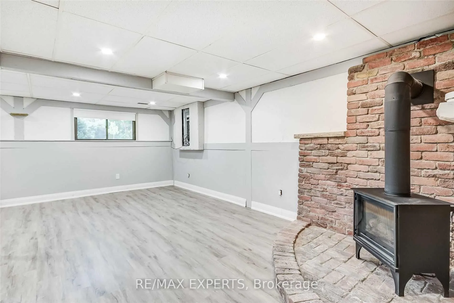Photo 14 of Unit Lower, 39 The Boulevard, New Tecumseth, Tottenham — HOMEH