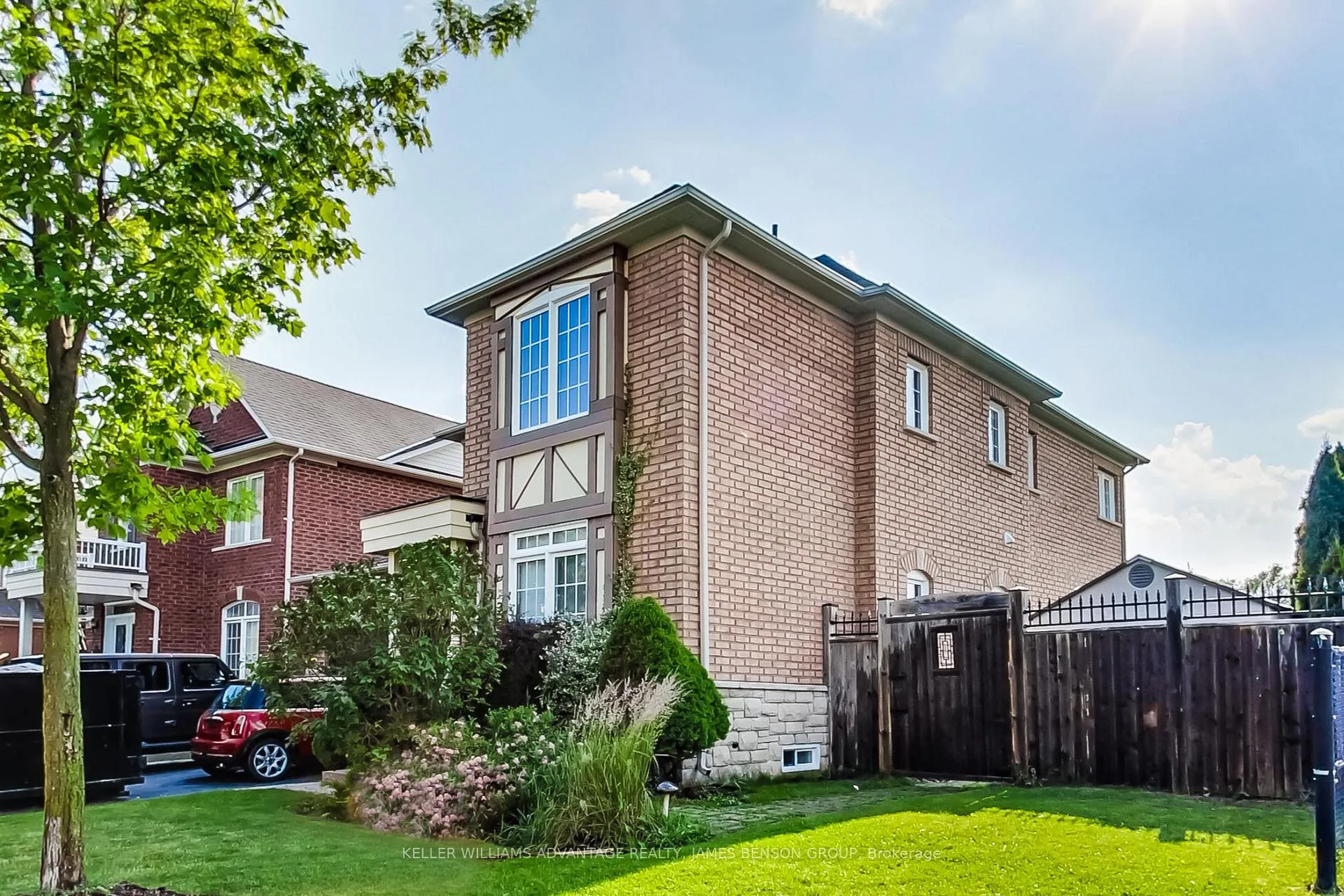 Photo 1 of 118 Gallview Lane, Brampton, Bram East — HOMEH