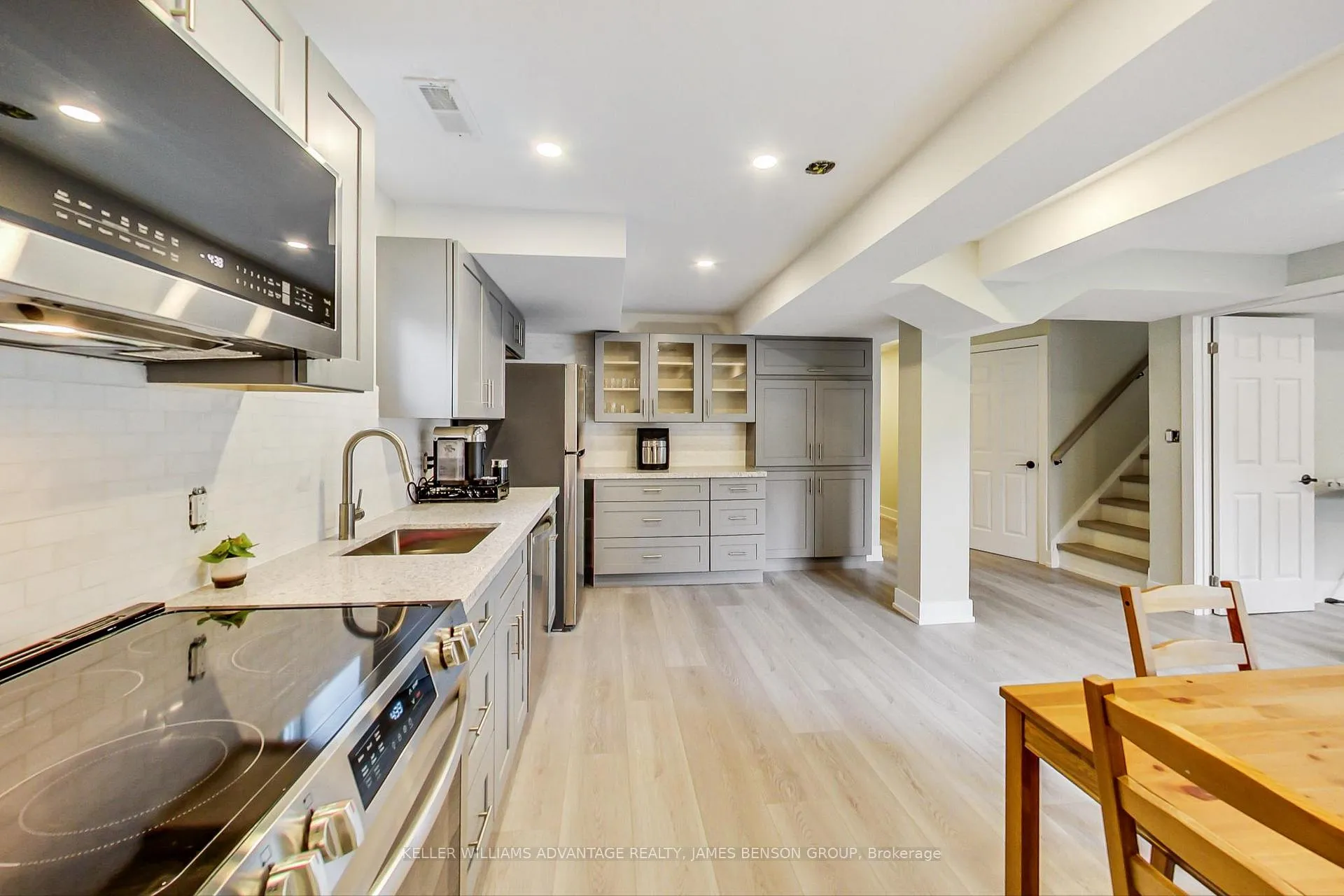 Photo 3 of 118 Gallview Lane, Brampton, Bram East — HOMEH