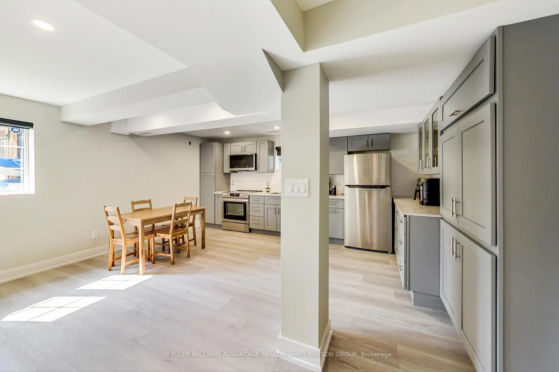 Photo 5 of 118 Gallview Lane, Brampton, Bram East — HOMEH