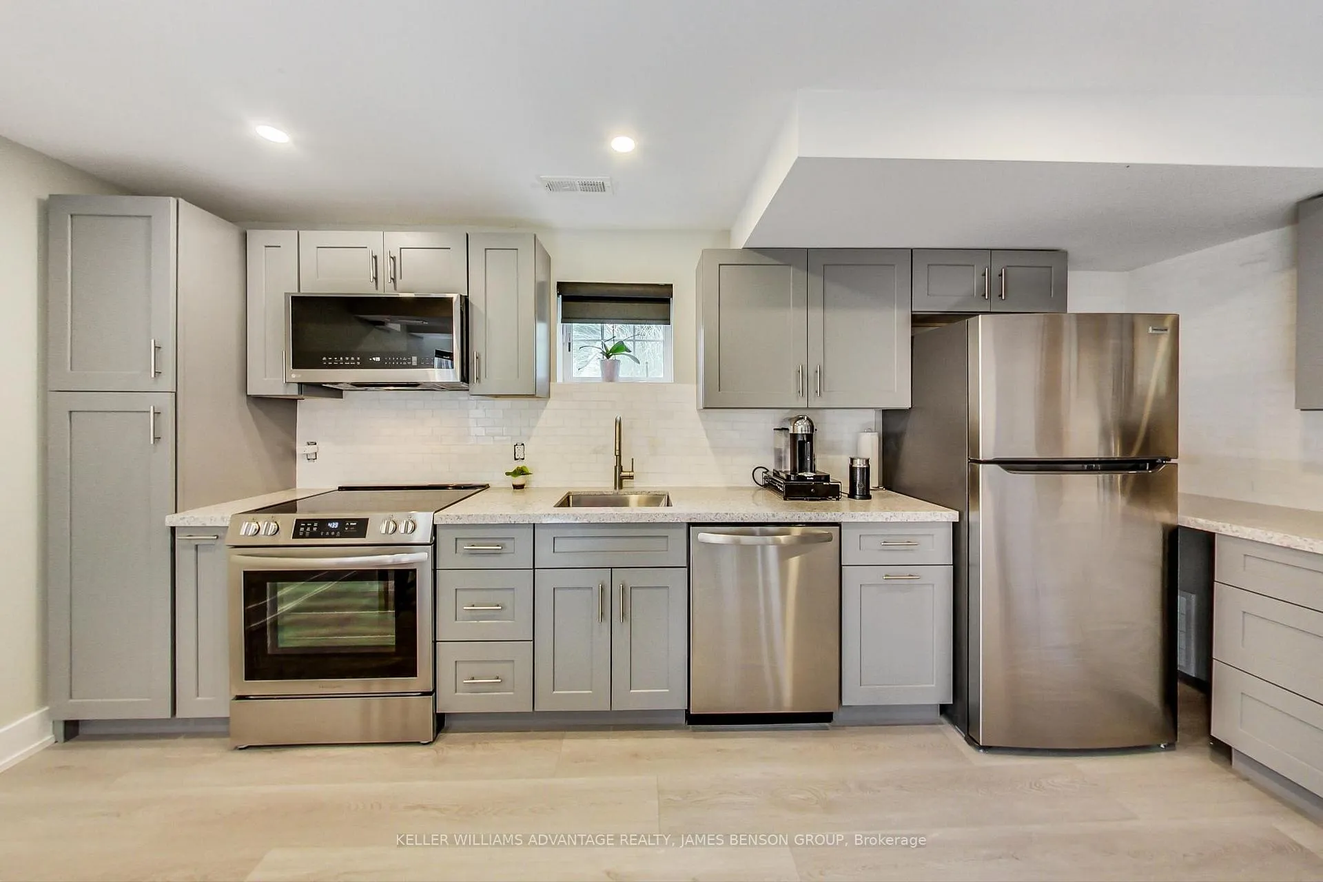 Photo 6 of 118 Gallview Lane, Brampton, Bram East — HOMEH