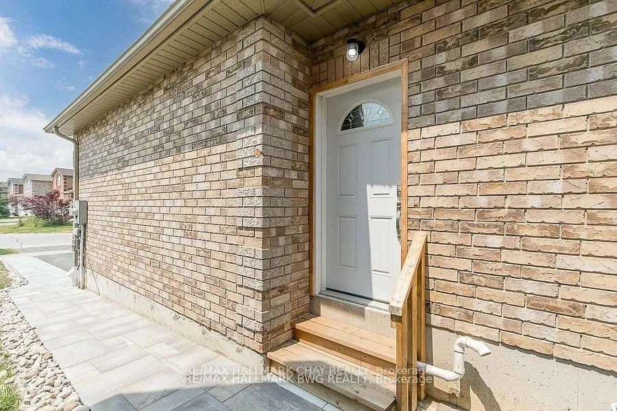 Photo 2 of Unit Lower, 13 Michelle Drive, Barrie, Painswick South — HOMEH