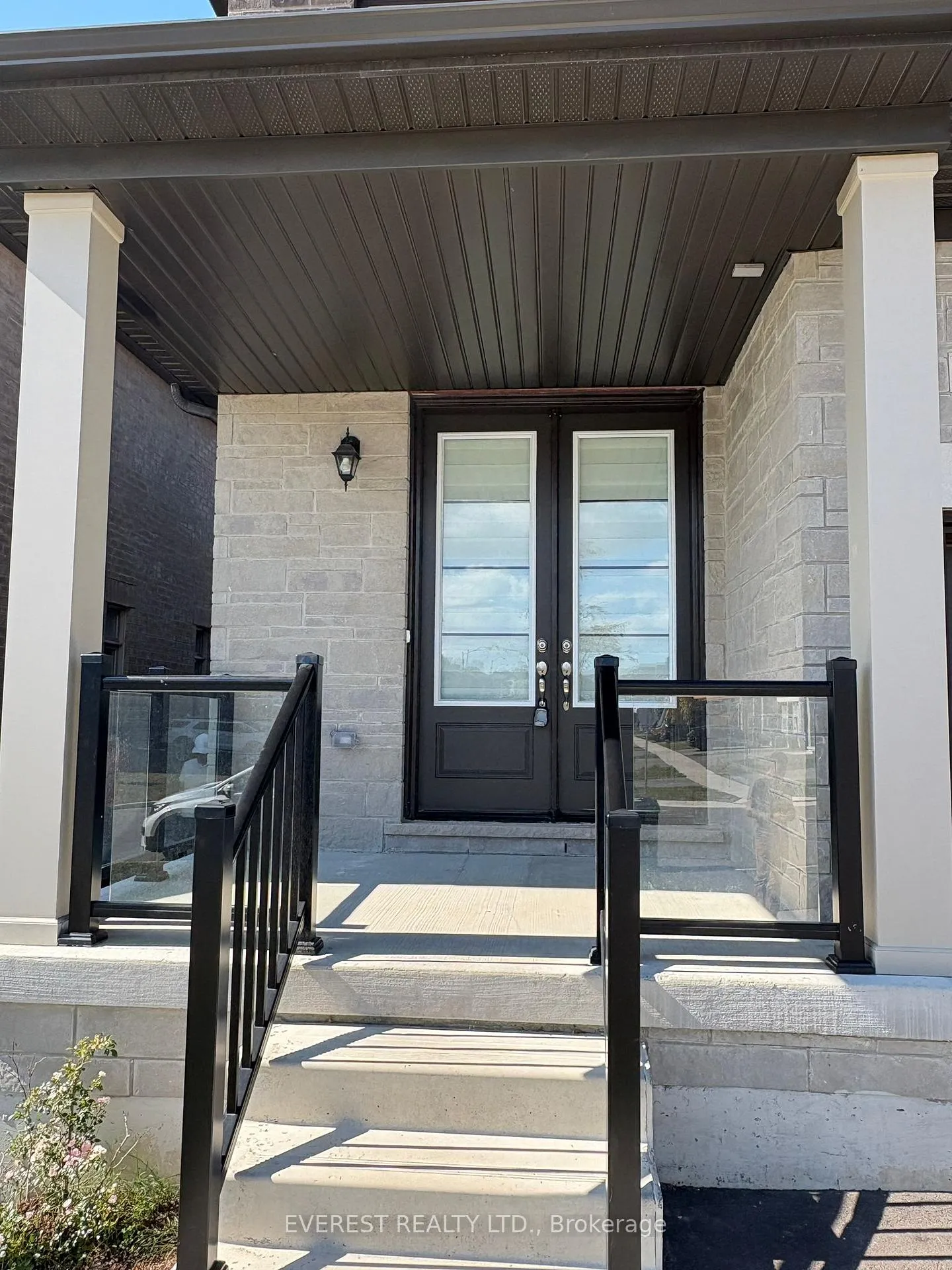 Photo 3 of 14 Daisy Street, Springwater, Minesing — HOMEH