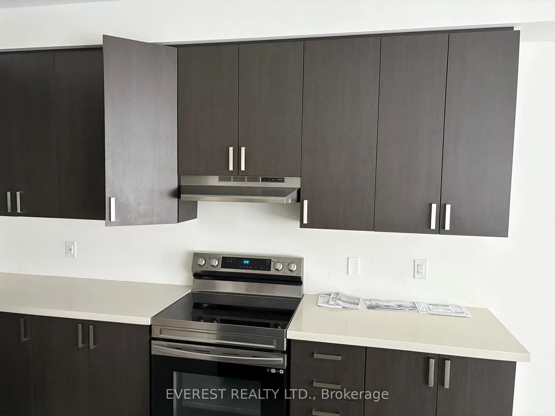 Photo 9 of 14 Daisy Street, Springwater, Minesing — HOMEH