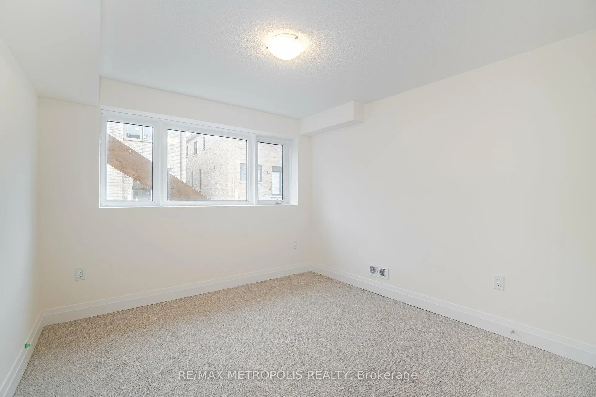 Photo 45 of 34 Daffodil Road, Springwater, Midhurst — HOMEH