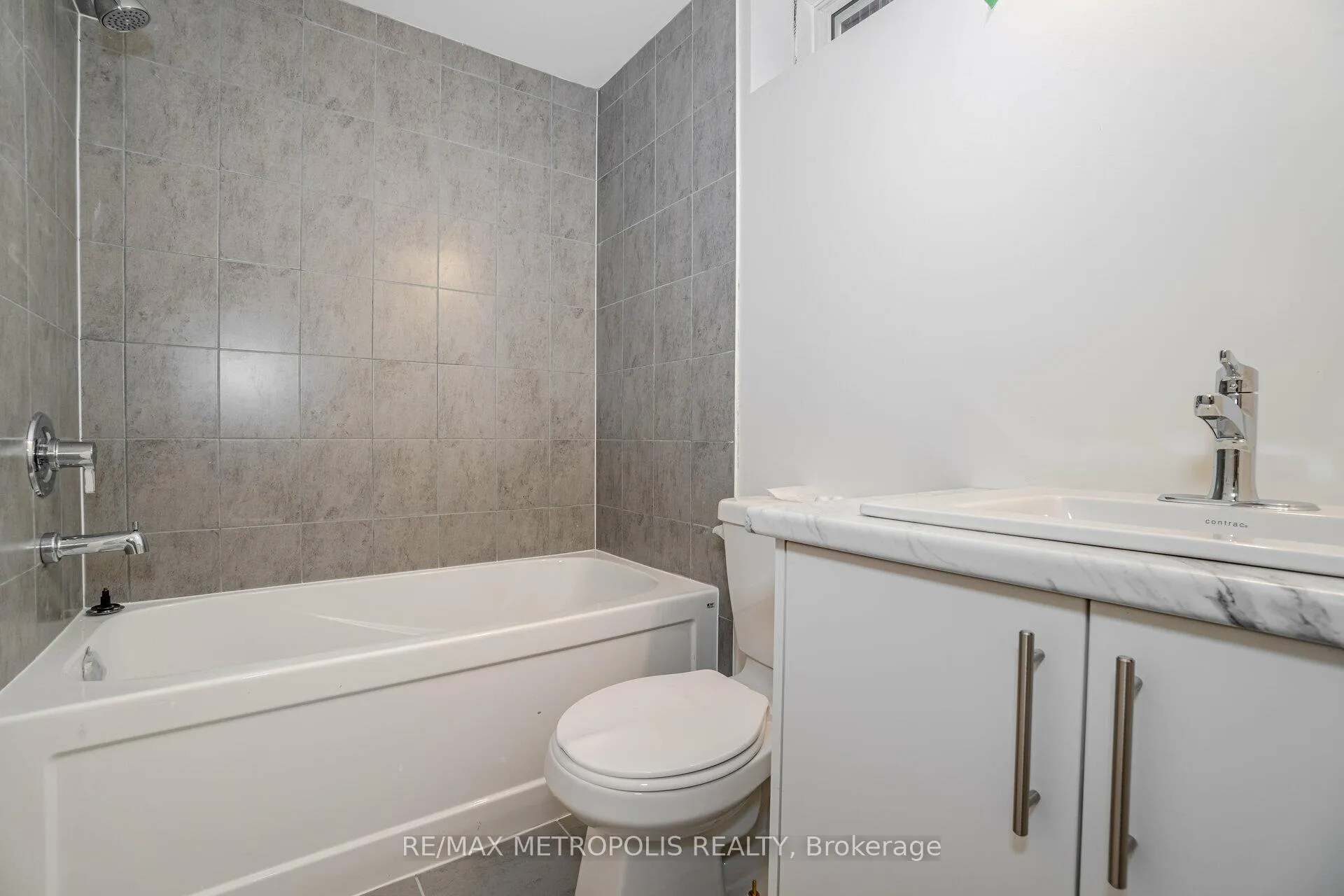 Photo 46 of 34 Daffodil Road, Springwater, Midhurst — HOMEH