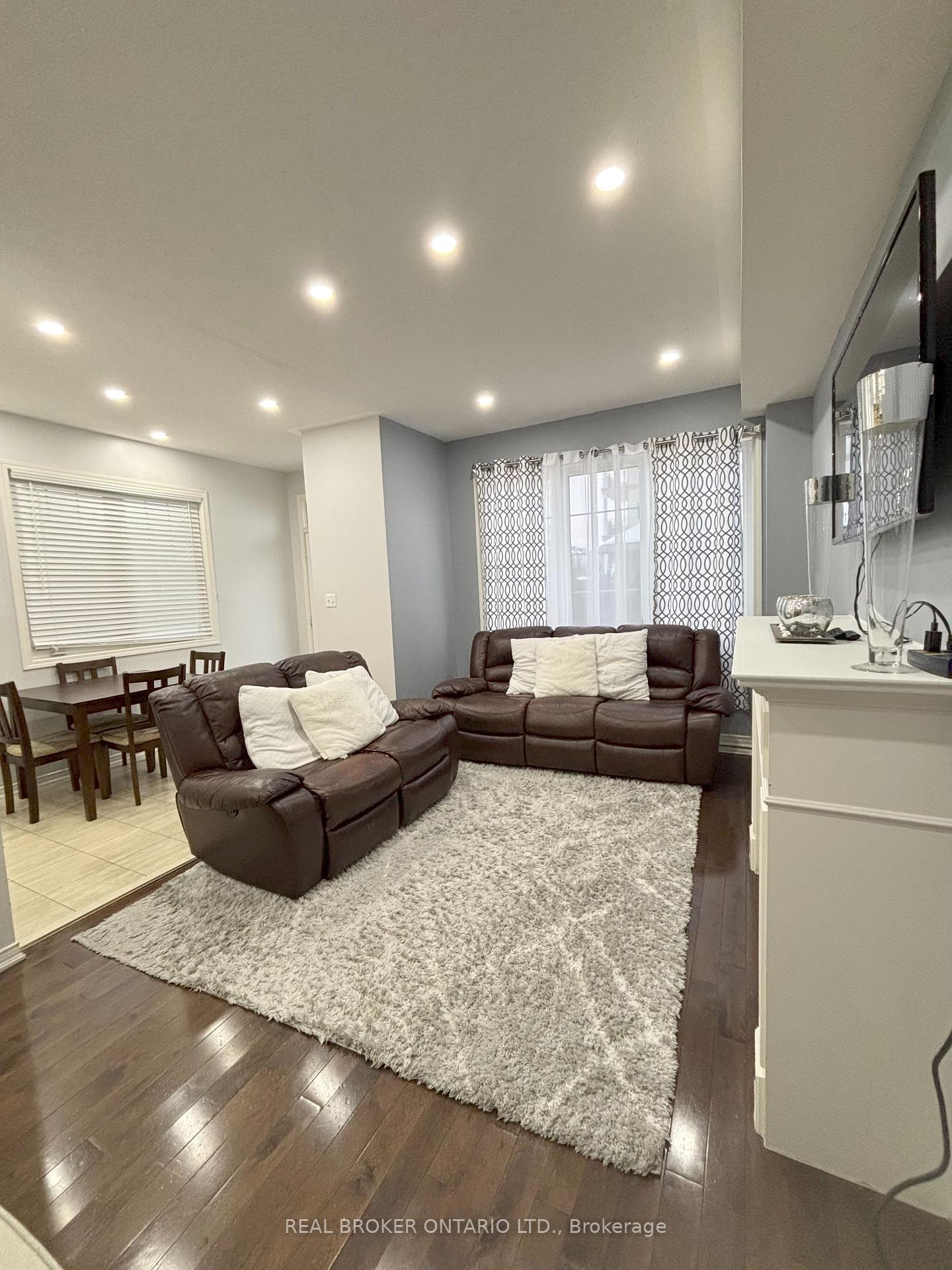 Photo 9 of 6 Mcbride Avenue, Clarington, Bowmanville — HOMEH