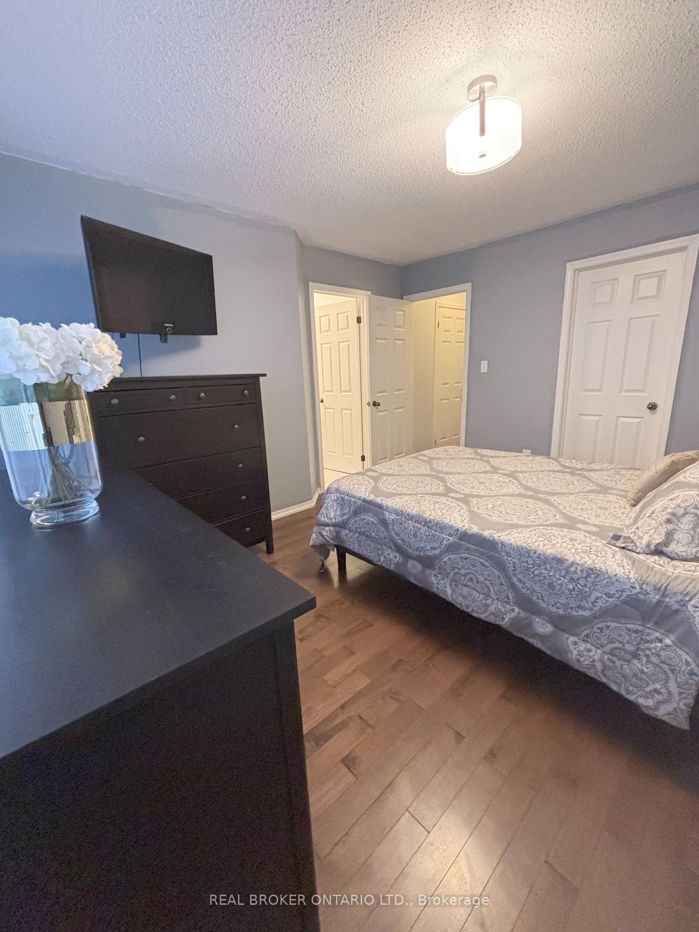 Photo 16 of 6 Mcbride Avenue, Clarington, Bowmanville — HOMEH