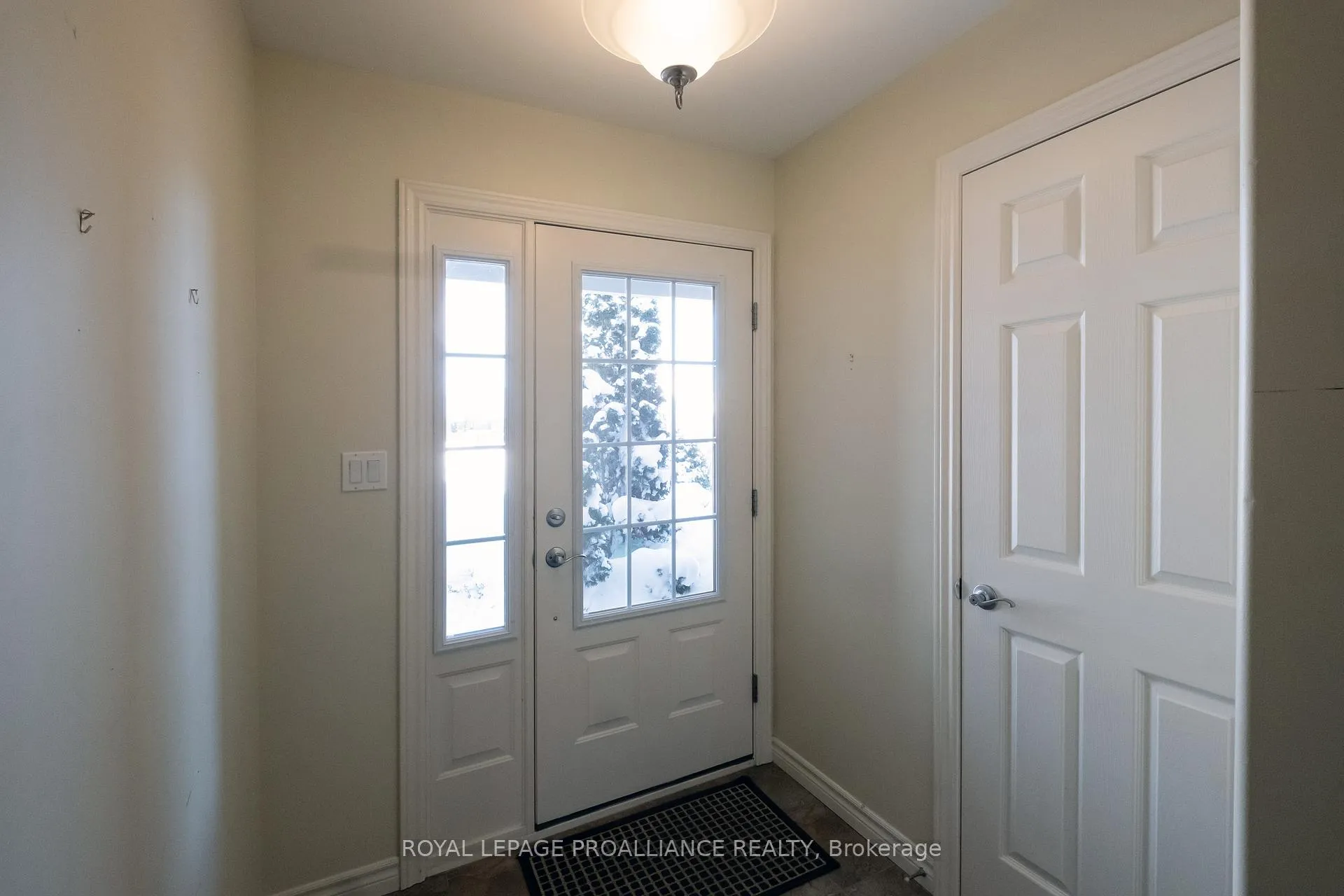 Photo 5 of 8 Ava Court, Belleville, Belleville Ward — HOMEH