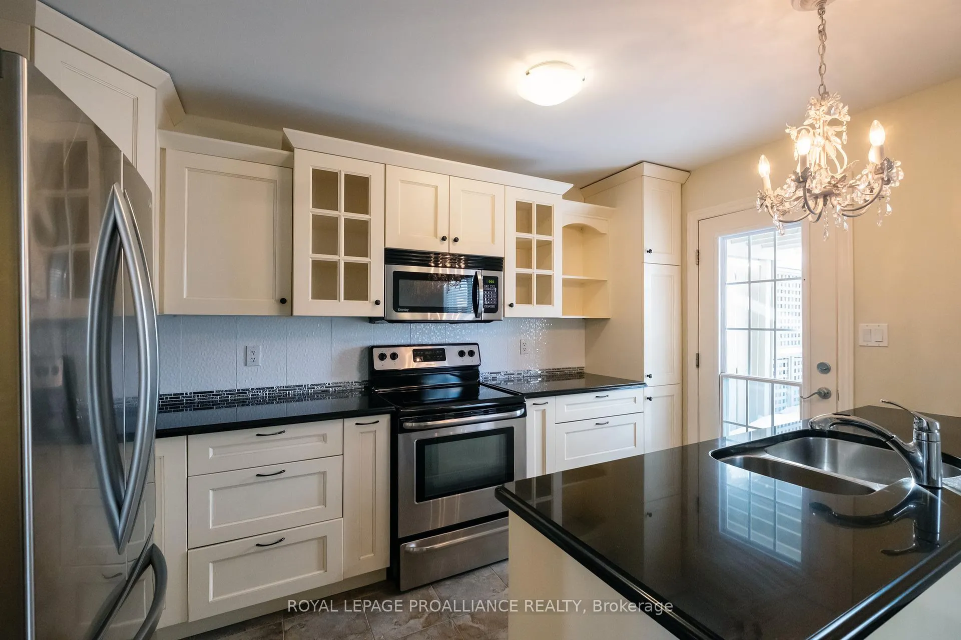 Photo 11 of 8 Ava Court, Belleville, Belleville Ward — HOMEH