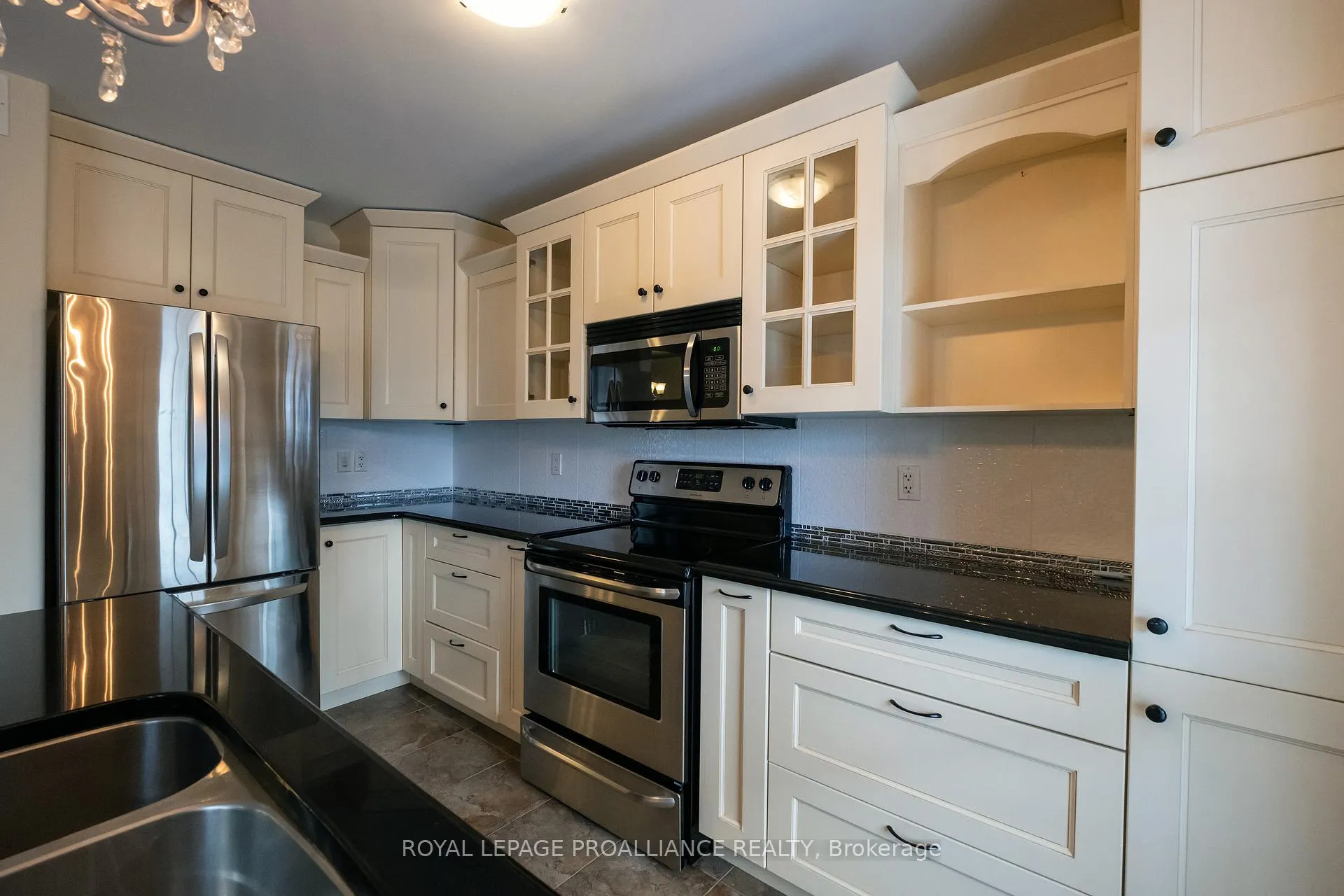 Photo 13 of 8 Ava Court, Belleville, Belleville Ward — HOMEH
