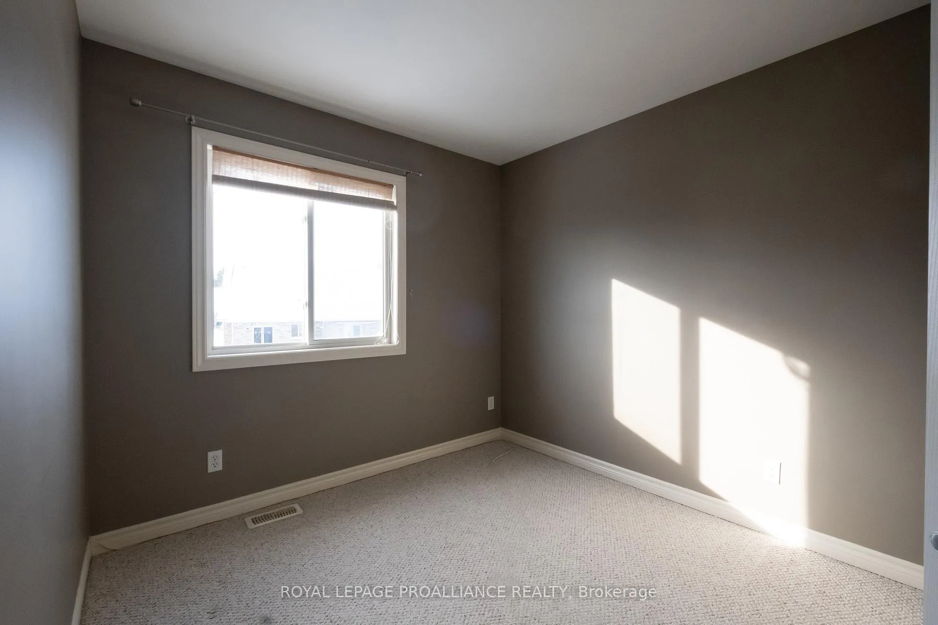 Photo 25 of 8 Ava Court, Belleville, Belleville Ward — HOMEH