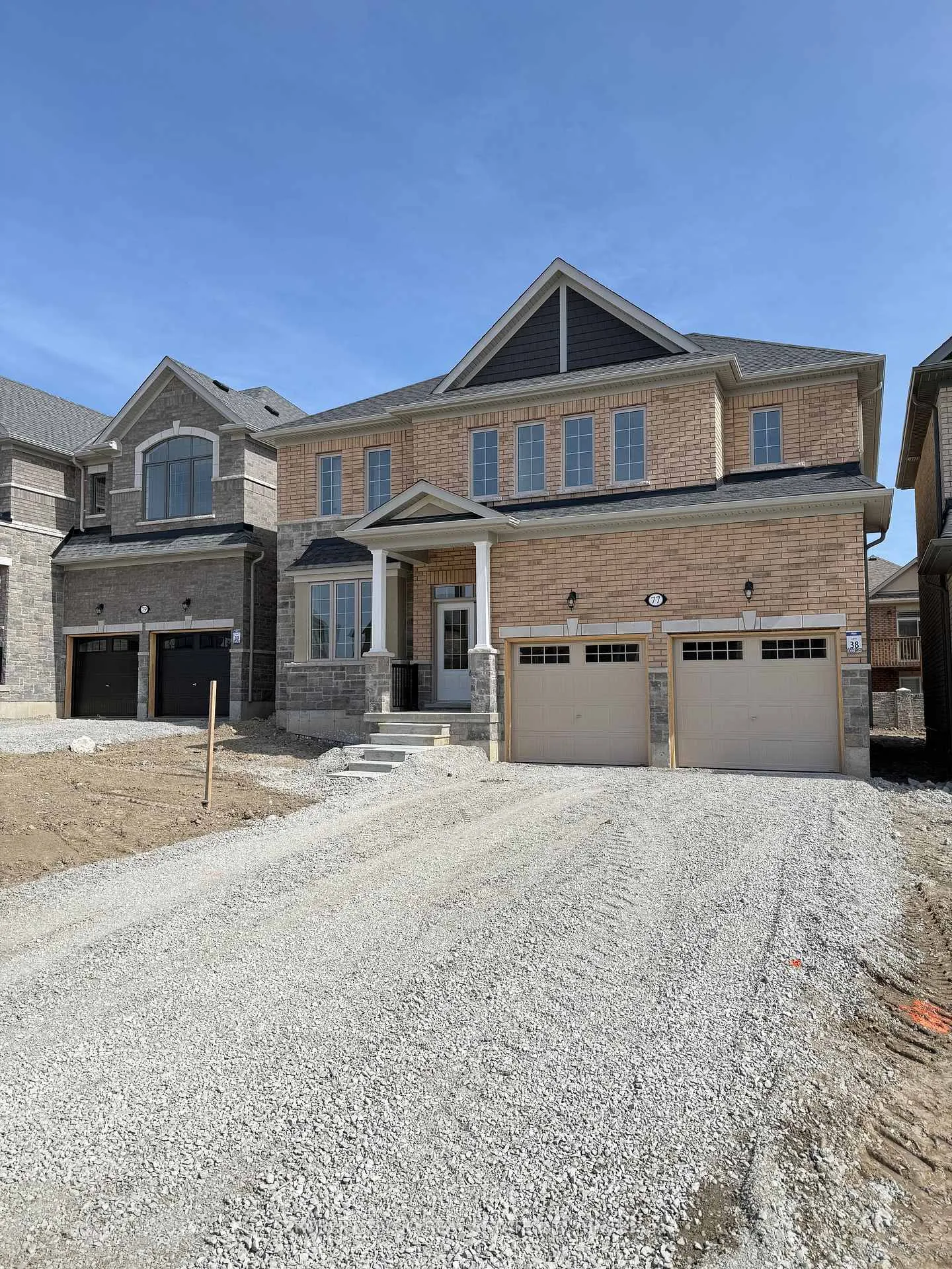 Photo 3 of 77 Lawrence D. Avenue, New Tecumseth, Alliston — HOMEH